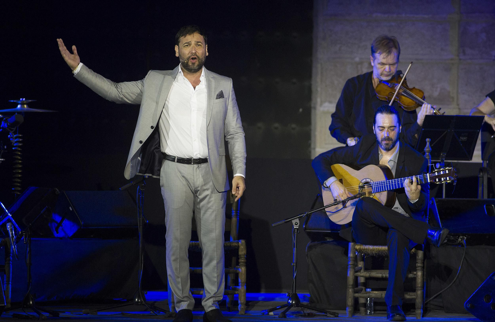 José Valencia durante su recital de anoche en el Real Alcázar.