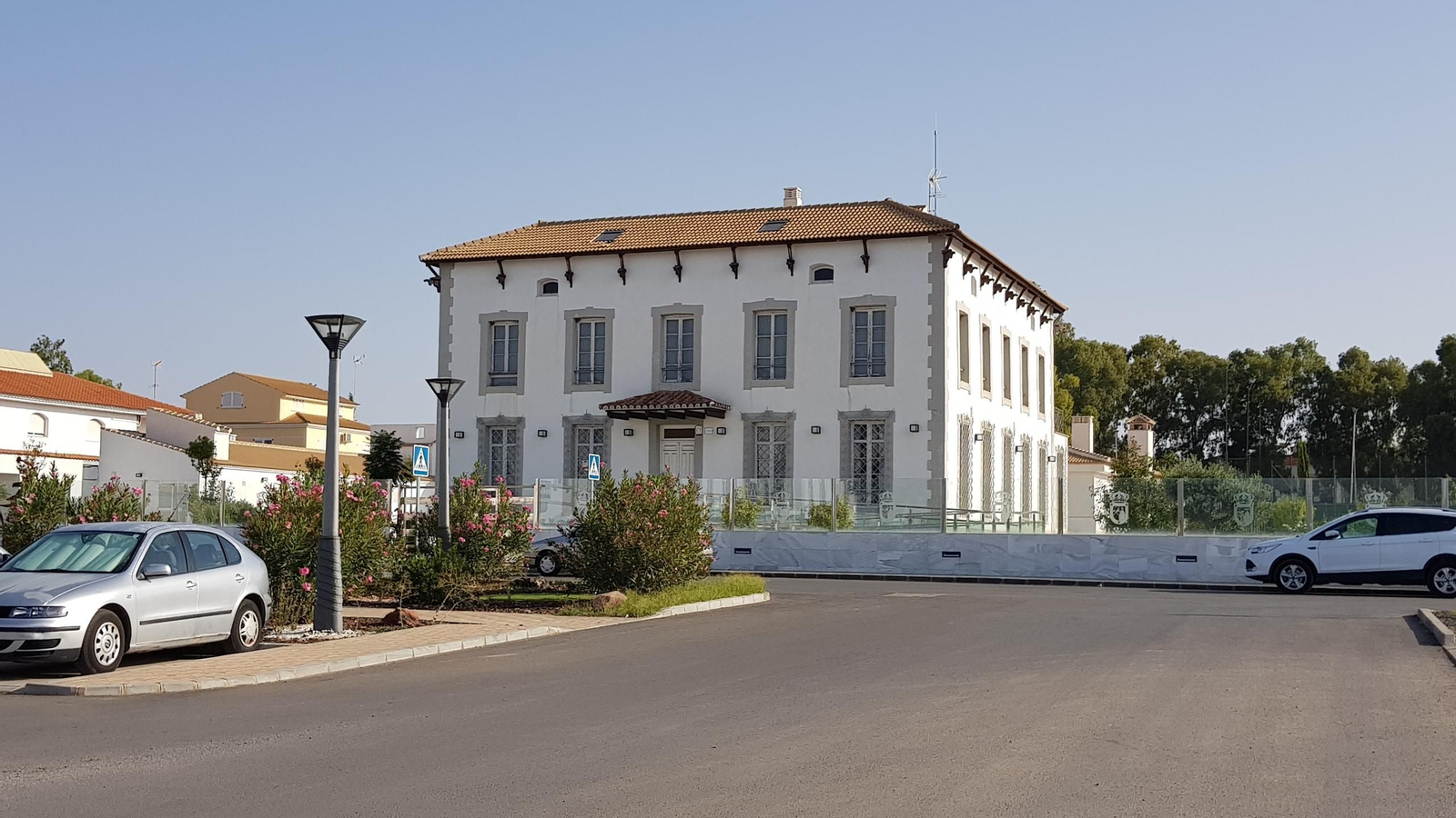 Exterior del hotel municipal de Peñarroya-Pueblonuevo.