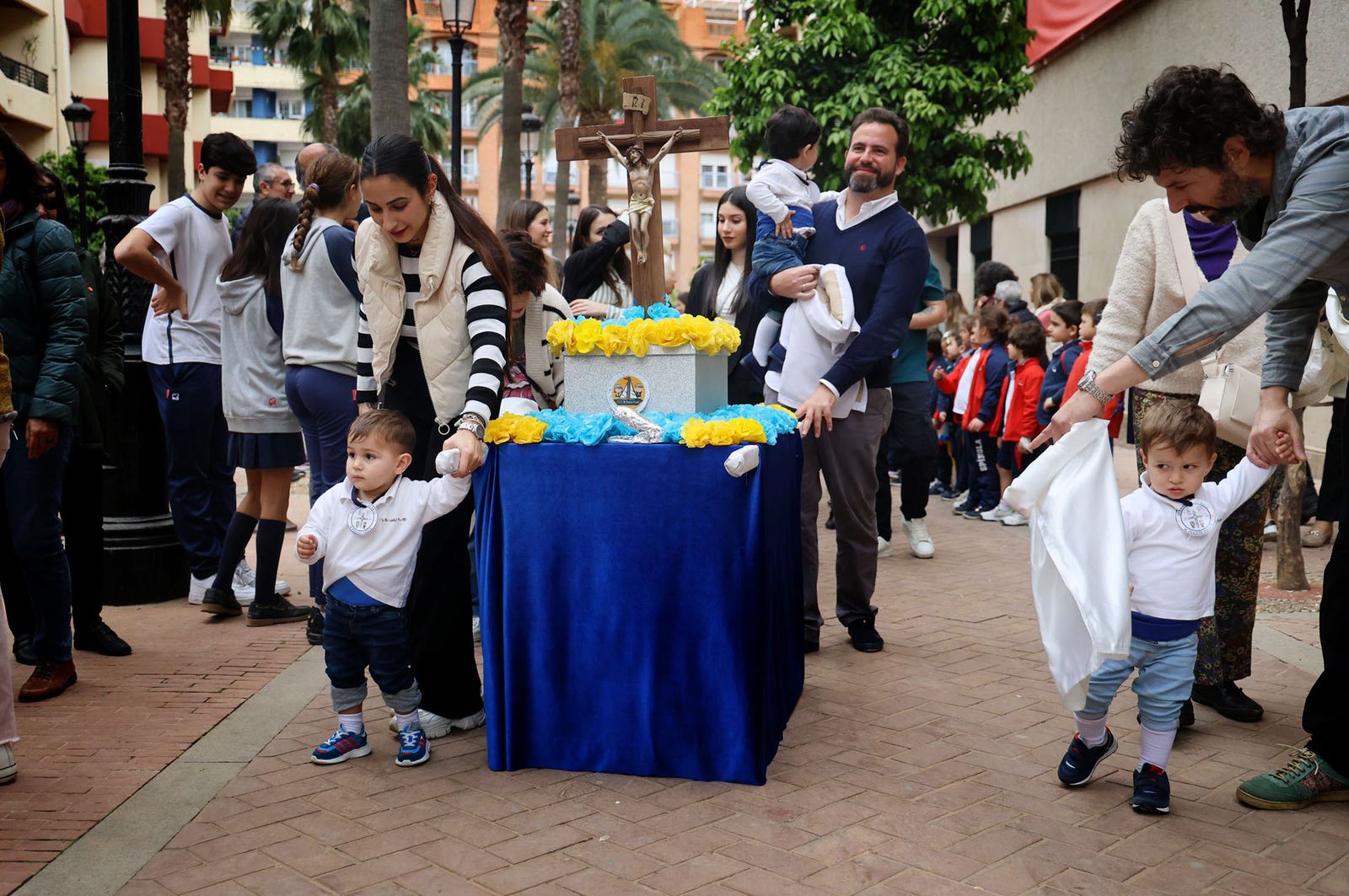 Imágenes de la procesión de la 'Escuela Infantil Mi Pequeño Puerto'