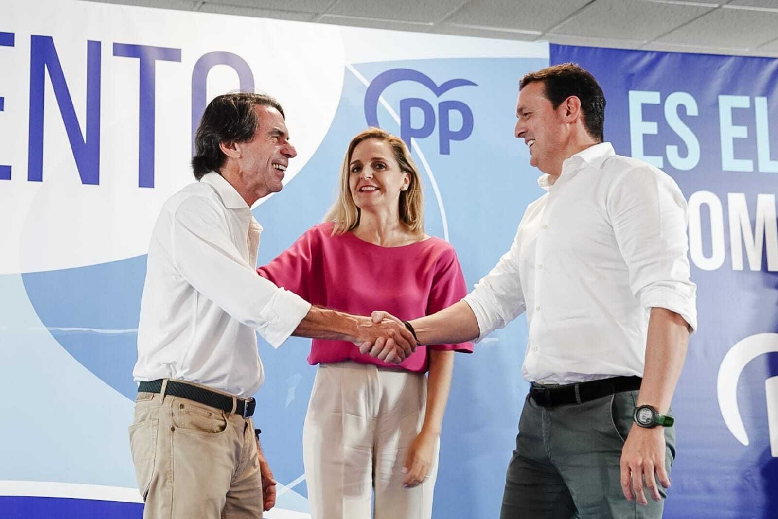 José María Aznar, Maribel S. Torregrosa y Javier A. García en Campohermoso.