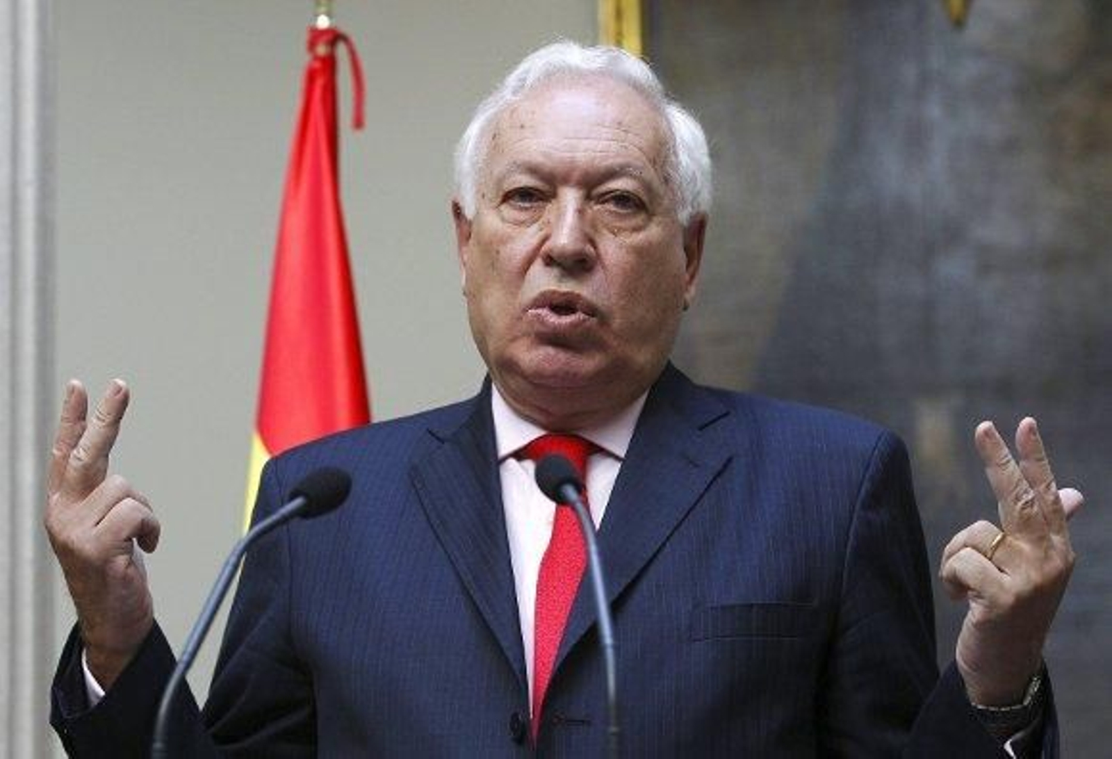 Margallo no se disculpará con Bolivia: "Nos dijeron que Snowden iba en el avión"