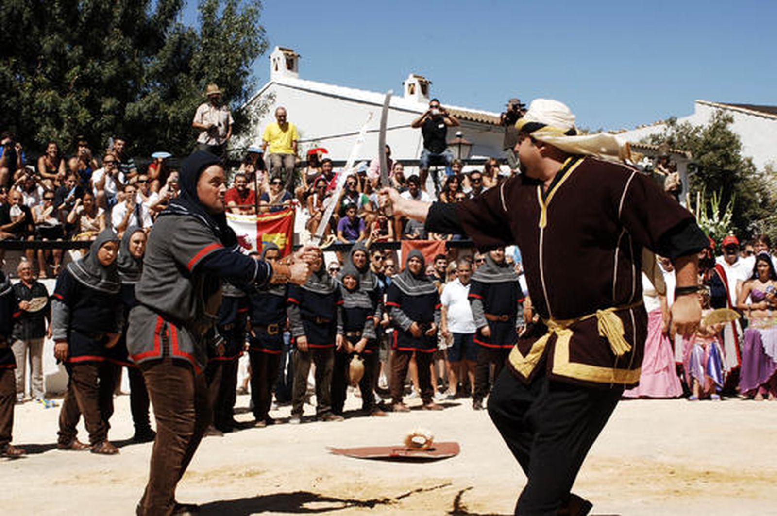 Benamahoma recrea la lucha entre ambos grupos durante la Reconquista en el fin de semana

Foto: Ramon Aguilar