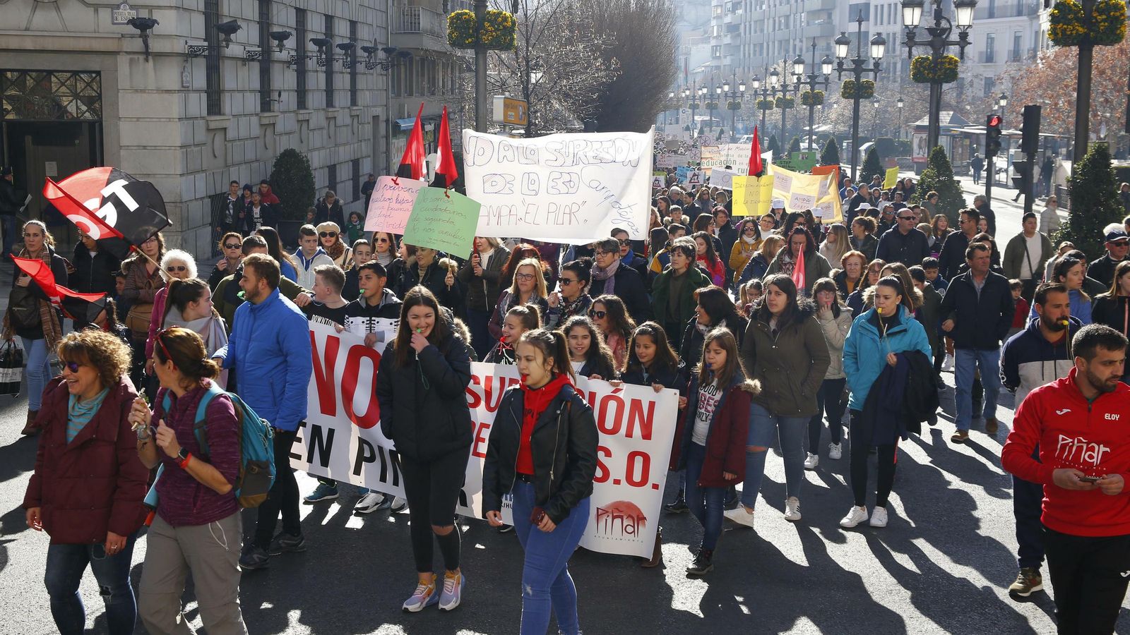 Acudieron familias y maestros.