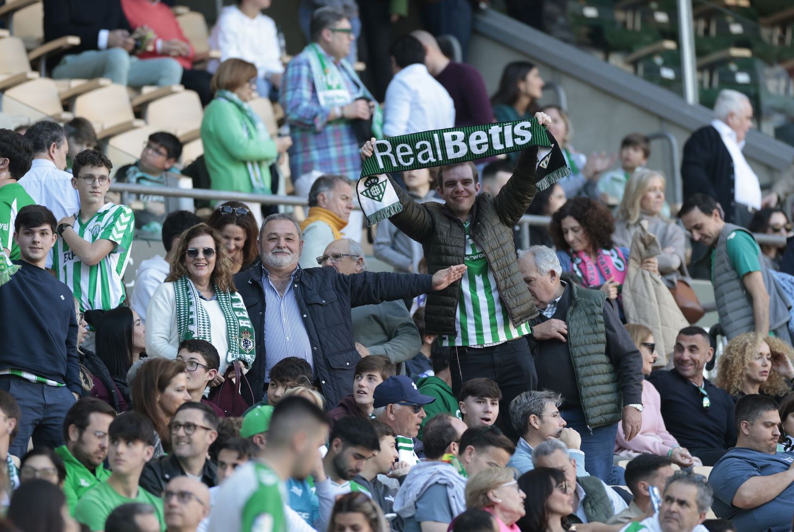 Búscate en las fotos del Betis - Rayo