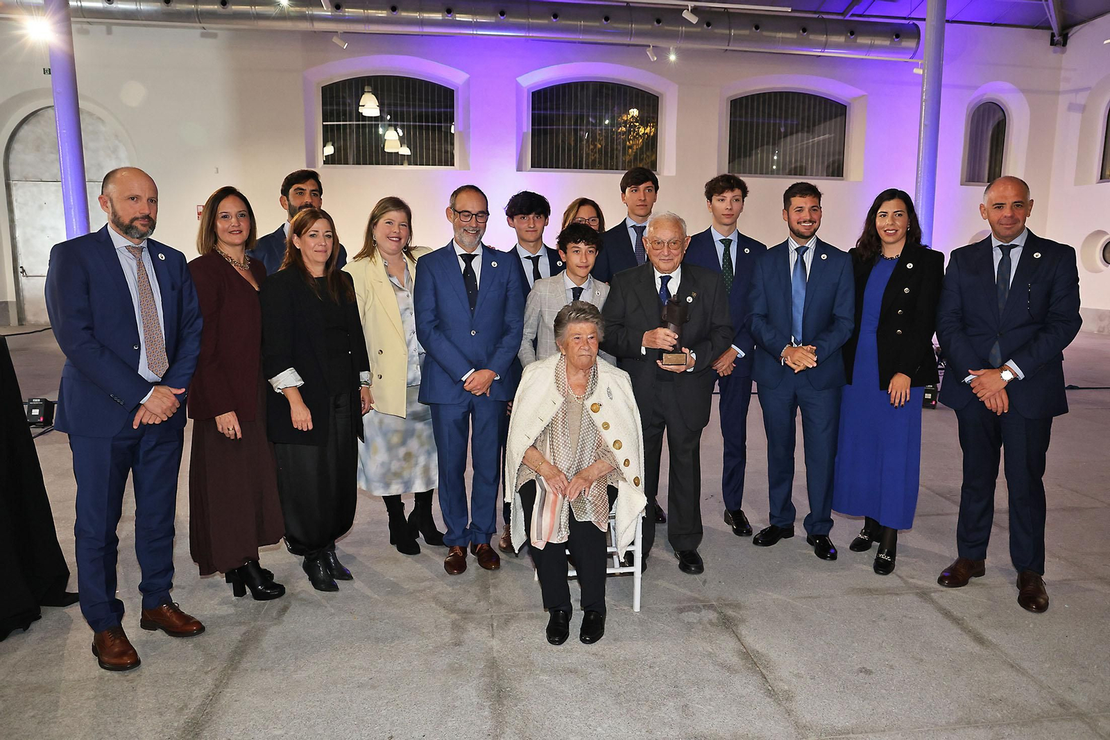 Imágenes de los invitados a la gala de los  37 premios Onubenses del Año