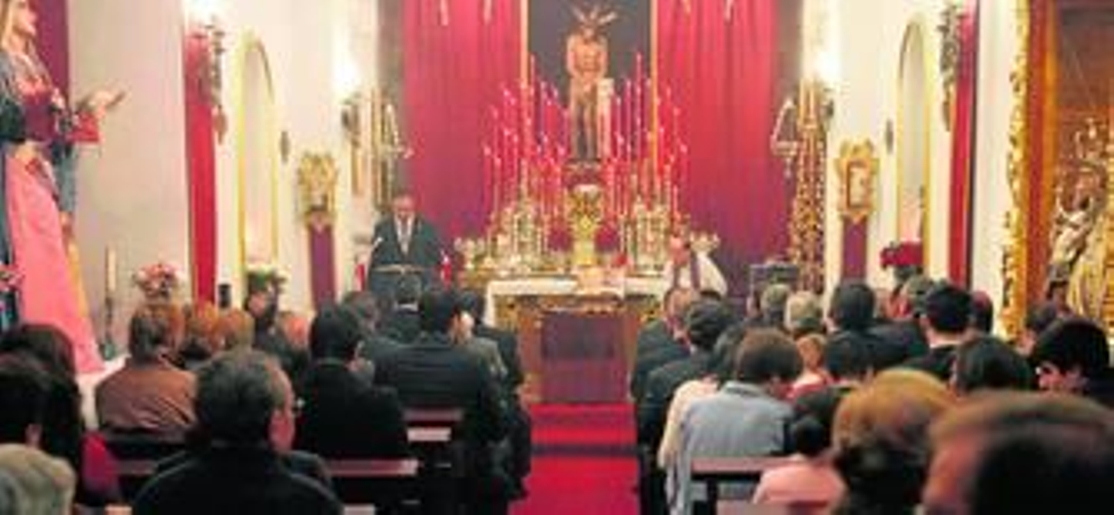 Imagen de la Función Principal de Insituto de la cofradía La Columna, ayer en la Capilla de Europa.