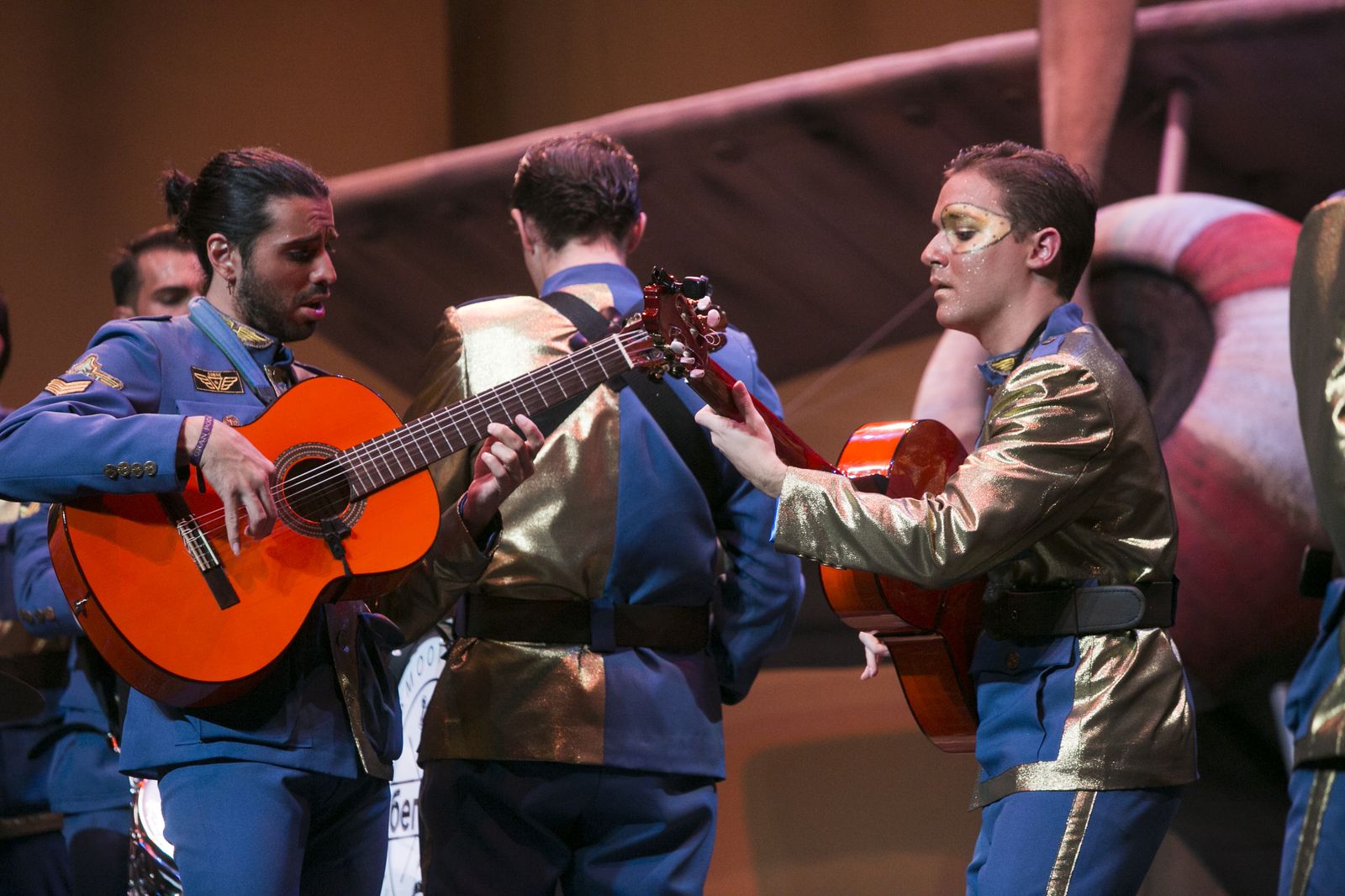 Comparsa 'El escuadrón del segundo mes', de Carmona (Sevilla)