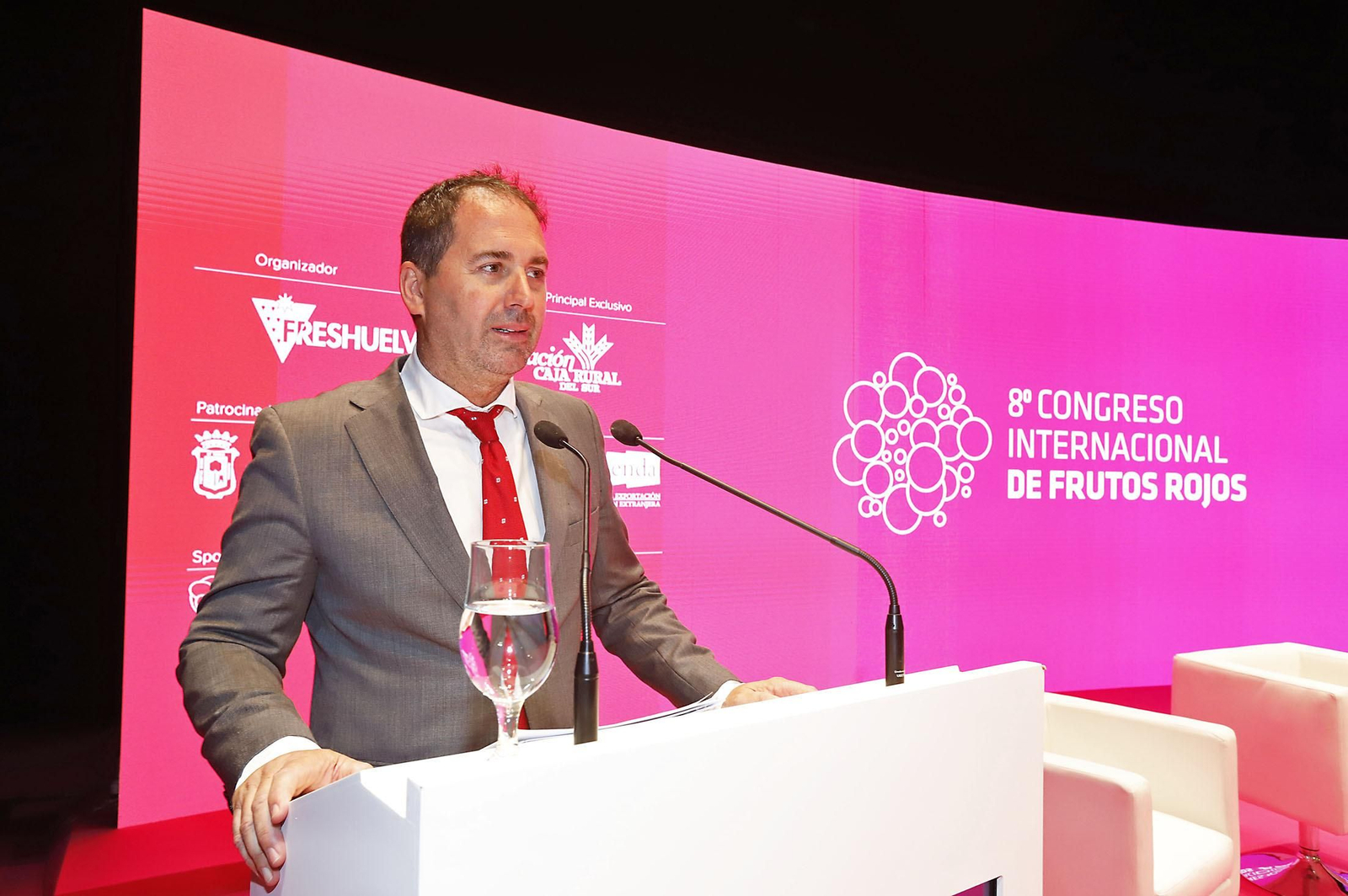 Imágenes de la inauguración del VIII Congreso Internacional de Frutos Rojos en Huelva