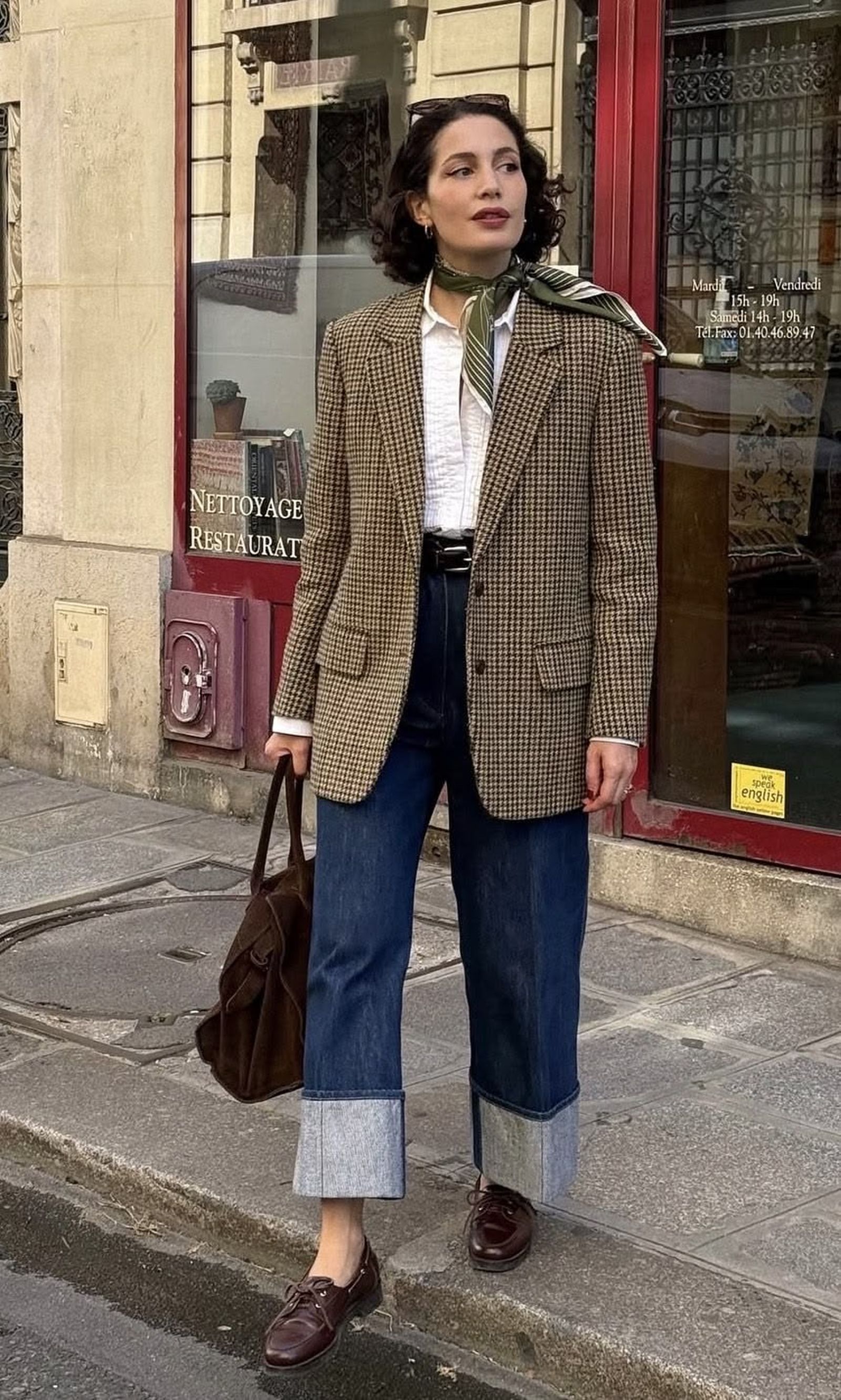 Las americanas de cuadros siempre son elegantes, funcionales y con un puto muy otoñal.