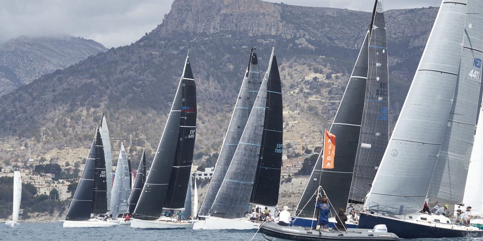 E,mbarcaciones tipo crucero, en plena competición