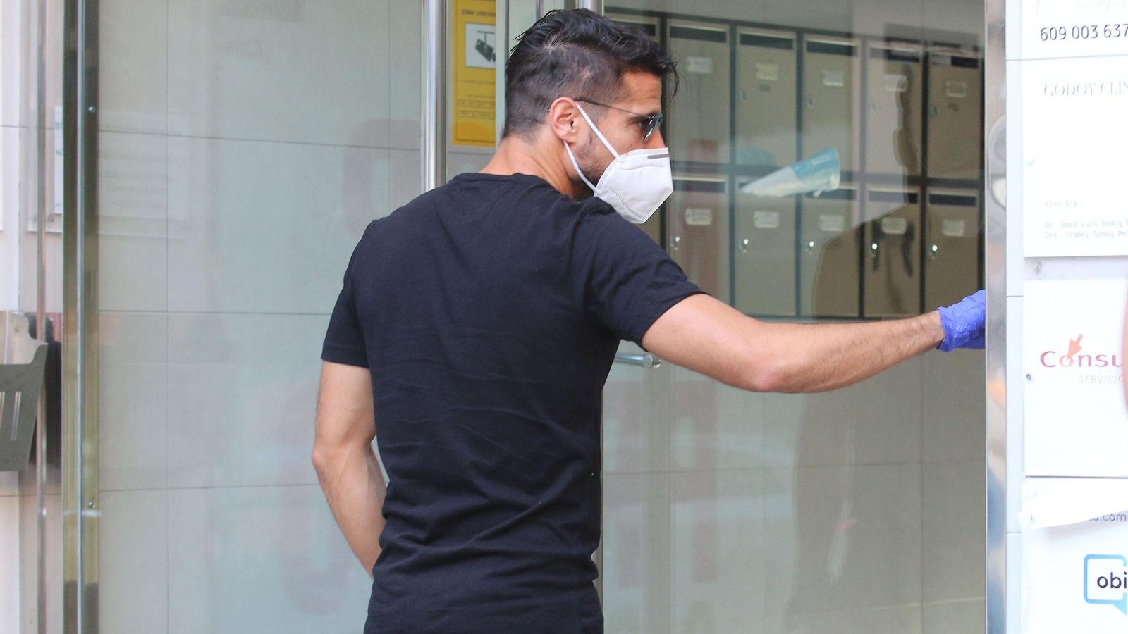 Romera, uno de los capitanes, accediendo a la clínica