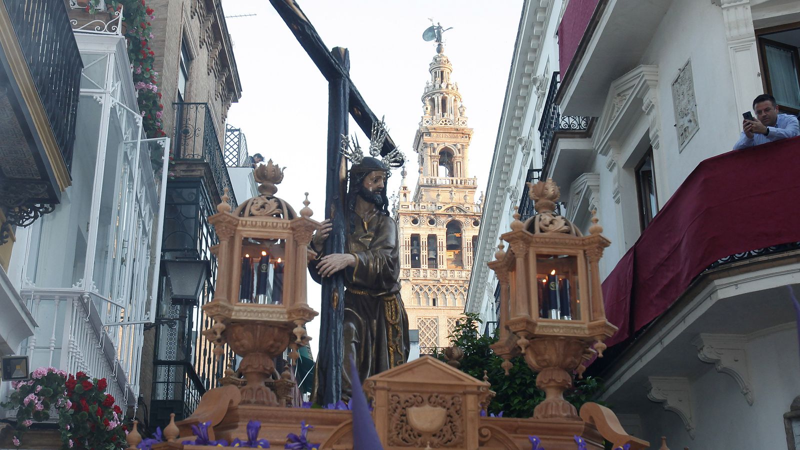 HERMANDAD DE LA CORONA