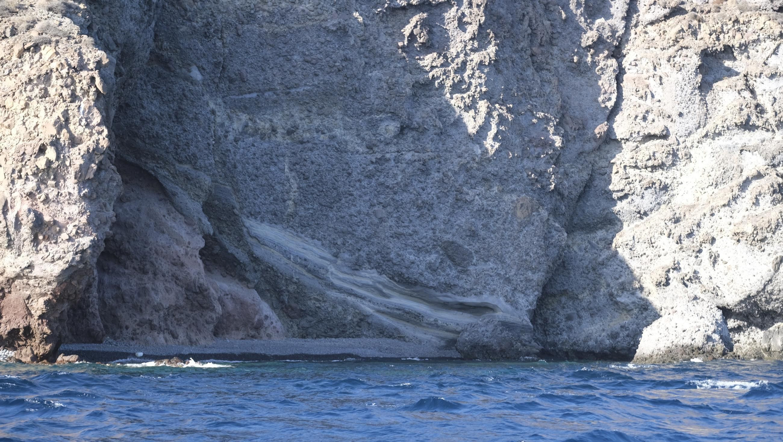 Una jornada con el servicio marítimo de la Policía Local de Níjar, en imágenes