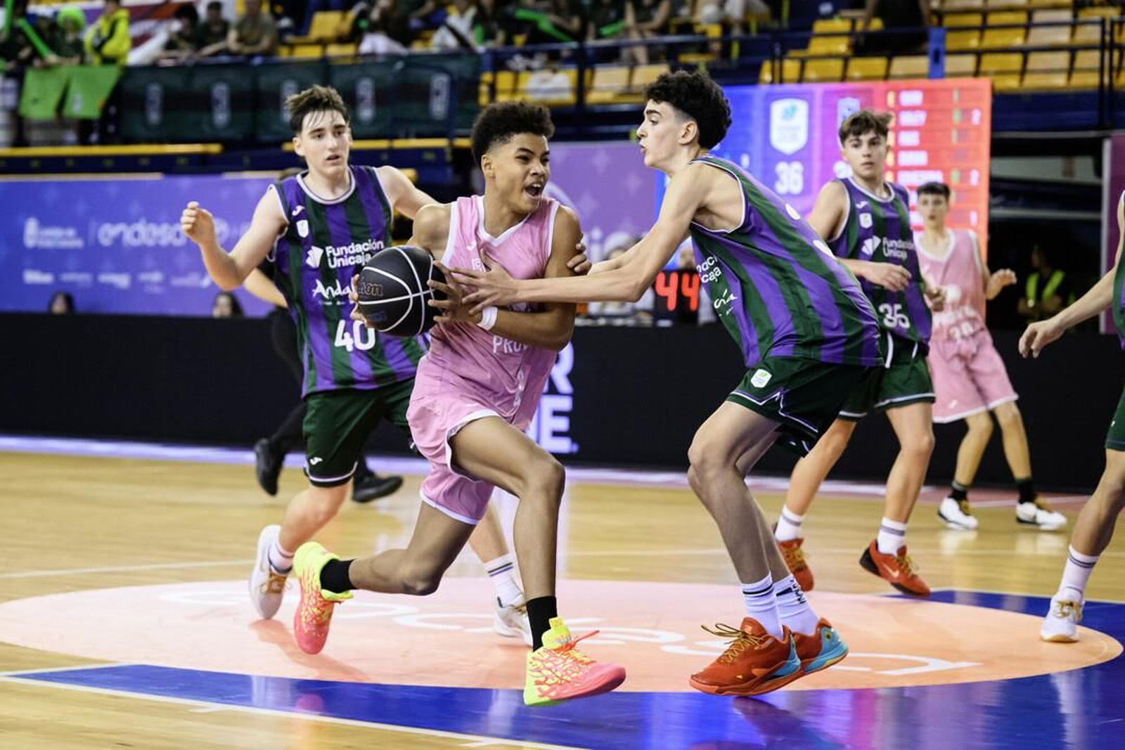 Minicopa Endesa: Tremenda victoria del Unicaja ante el Joventut