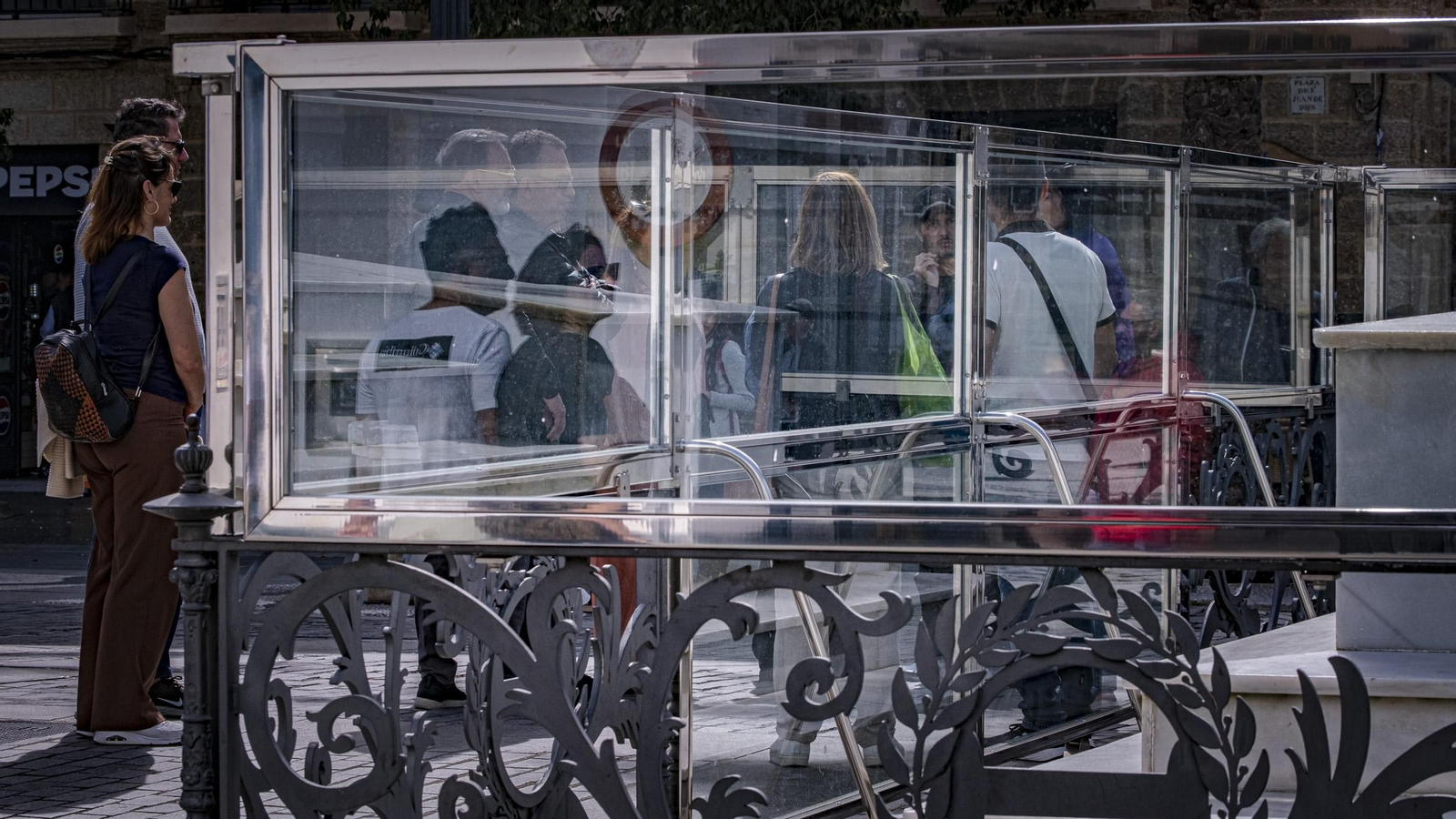 Las imágenes de cómo se prepara la ciudad de Cádiz para la Semana Santa 2025