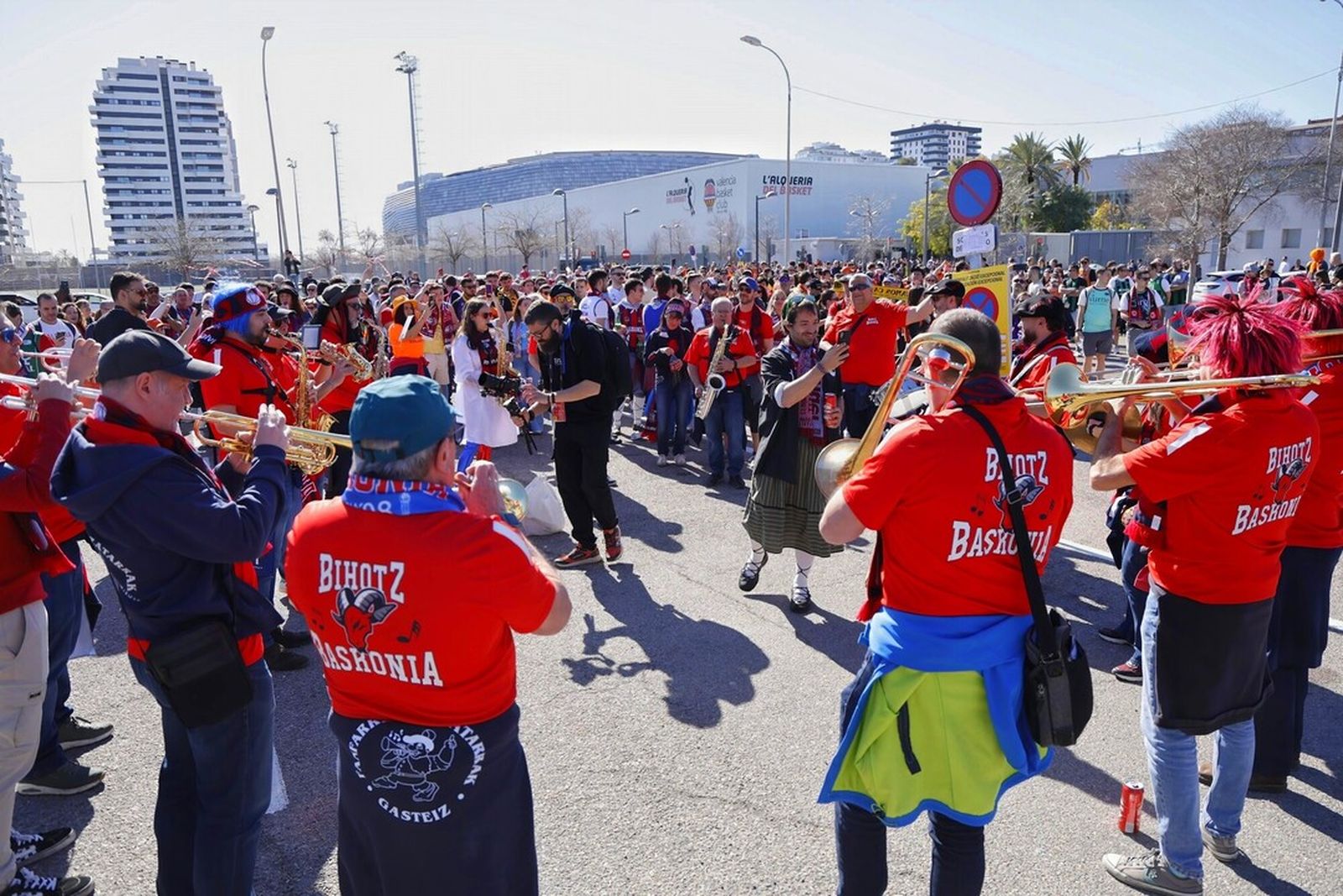 Las fotos del encuentro de aficiones de la Copa del Rey de Valencia