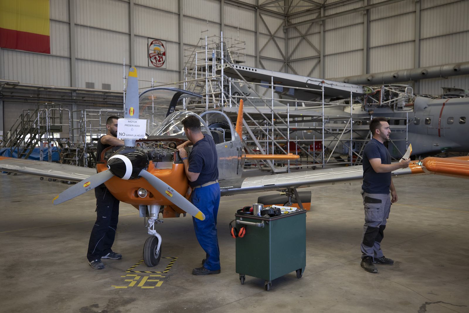 Las fotos de la visita de Felipe VI a la Maestranza Aérea de Sevilla