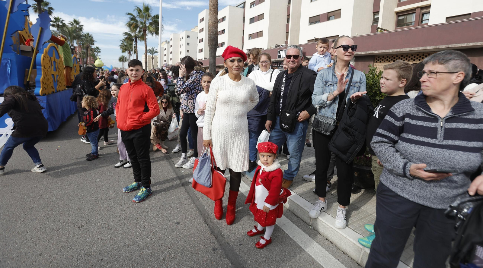 Fotos de la cabalgata de Reyes Magos 2025 en La Línea