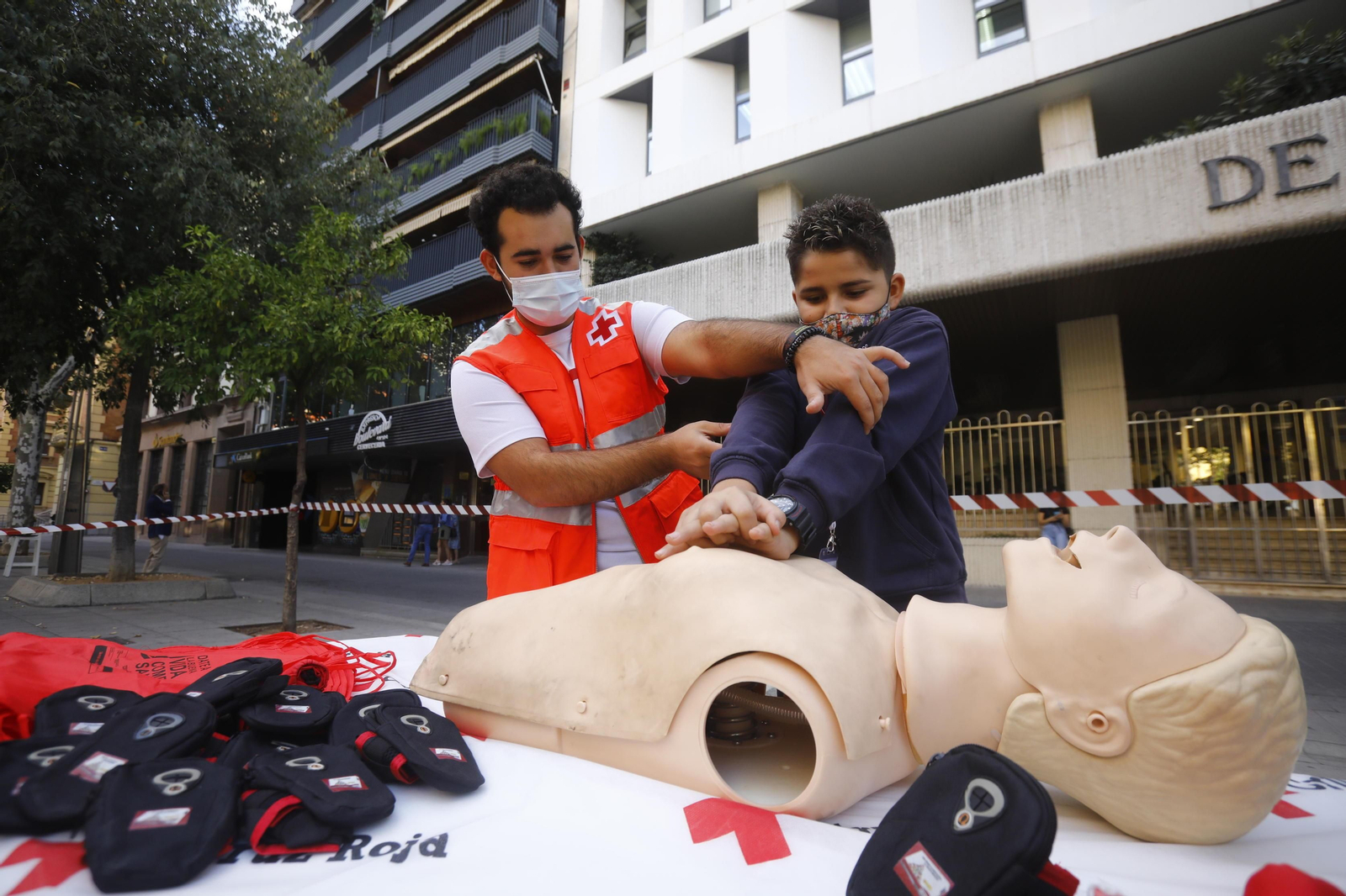 El Día de la Banderia de Cruz Roja en Córdoba, en imágenes