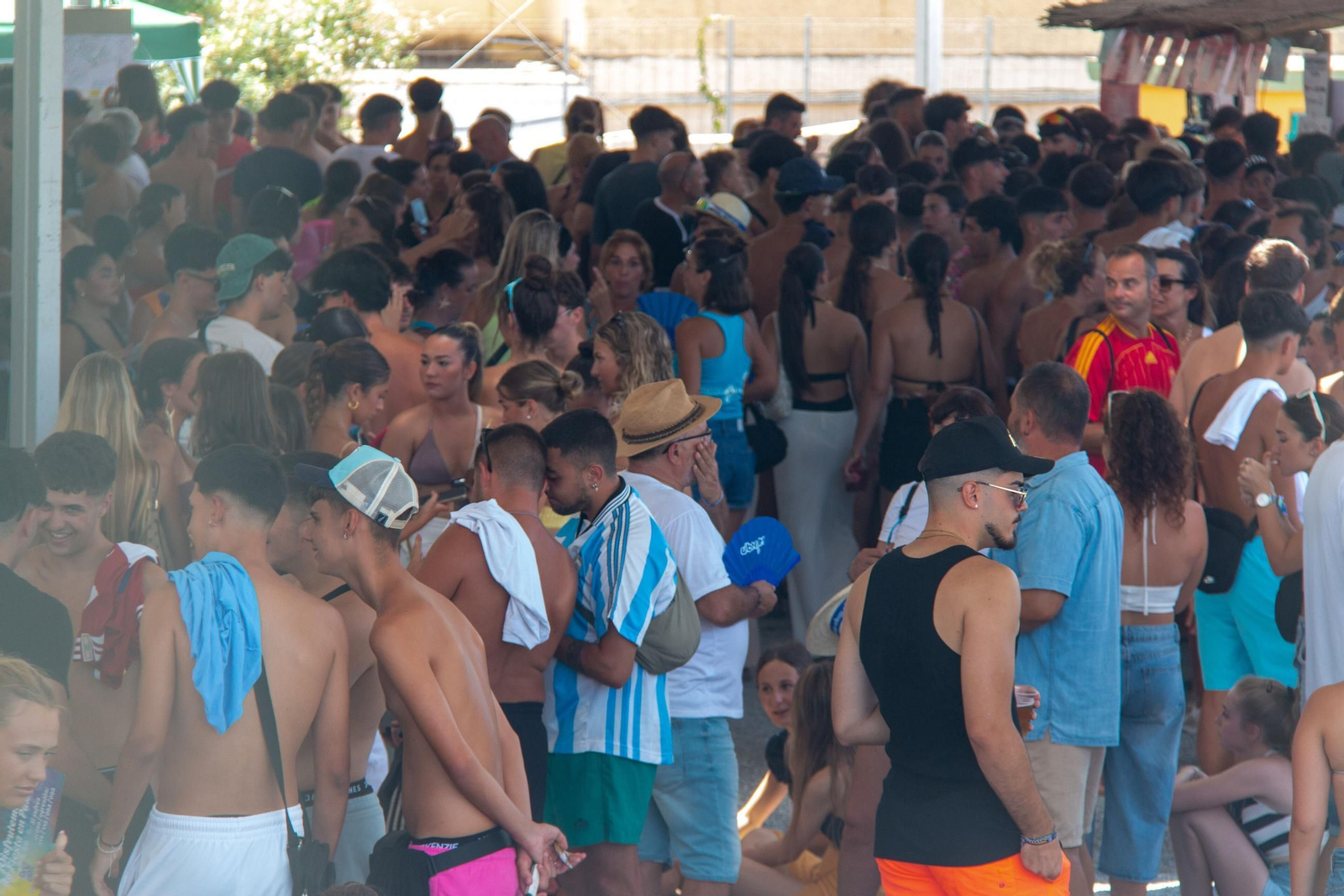 Así se han inaugurado las celebraciones más esperadas del verano en la Costa Tropical de Granada: las mejores fotos