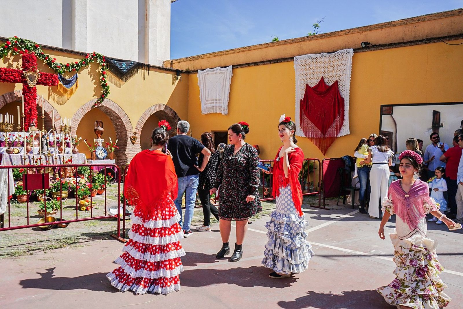 Los mejores momentos del primer día de Cruces en Granada en fotos