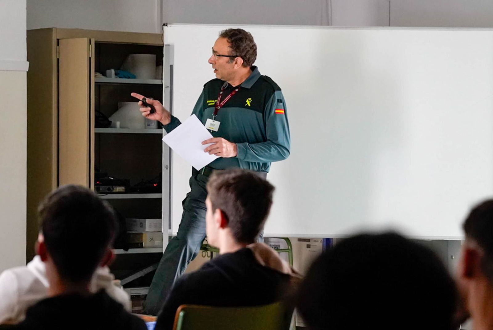 Las imágenes de la Ciberliga de la Guardia Civil en el IES Albaida