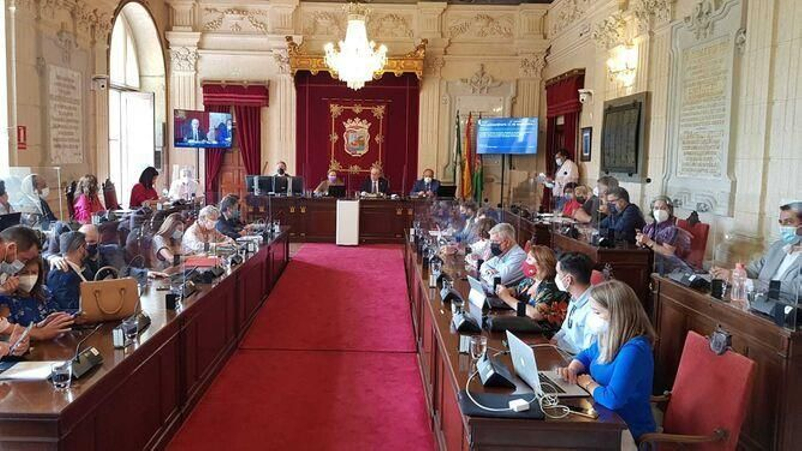 Imagen de archivo del Salón del Ayuntamiento durante la celebración de un pleno Imagen de archivo del Salón del Ayuntamiento durante la celebración de un pleno