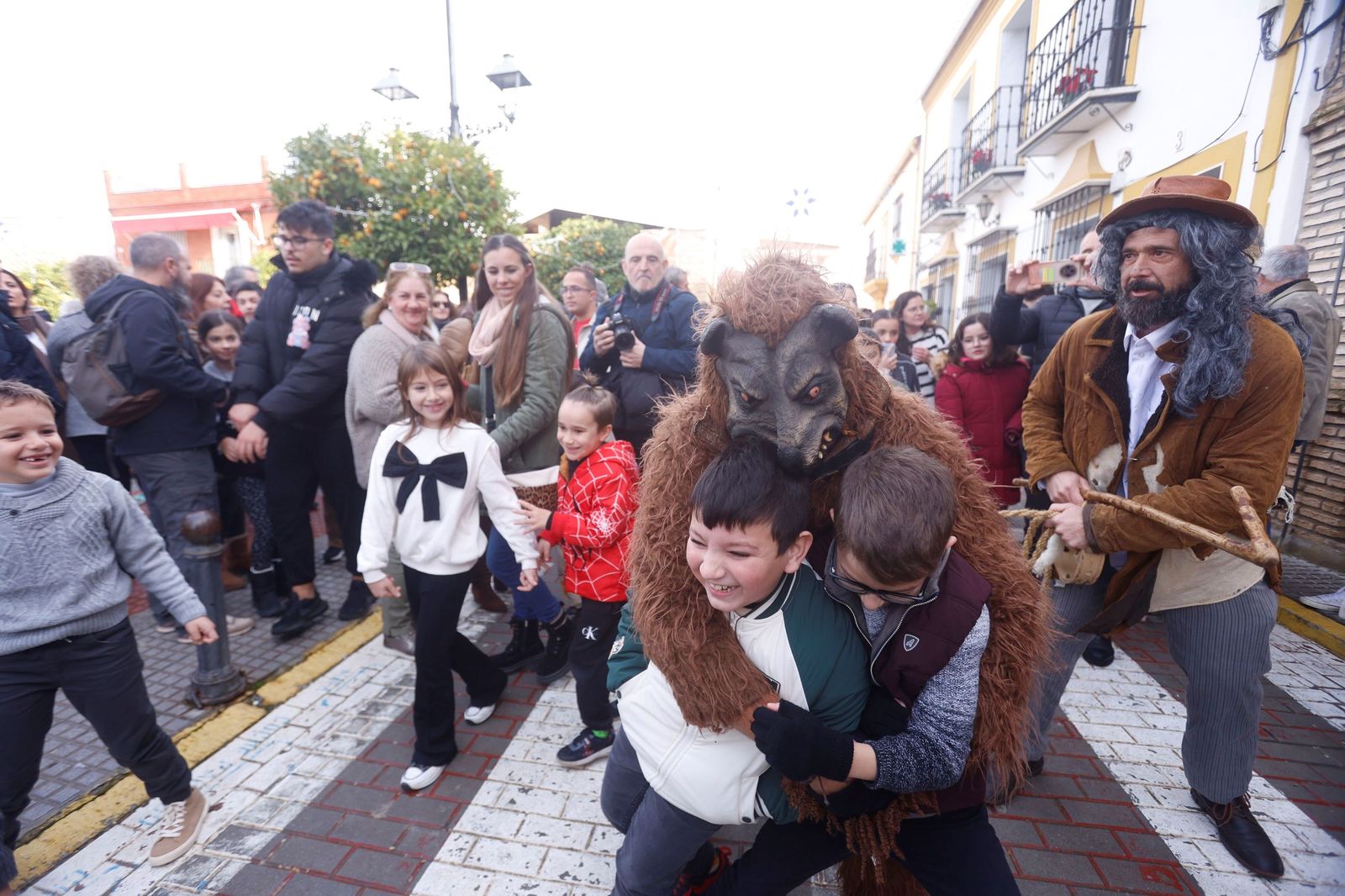 Las mejores imágenes de la Danza de los Locos y el Baile del Oso de Fuente Carreteros