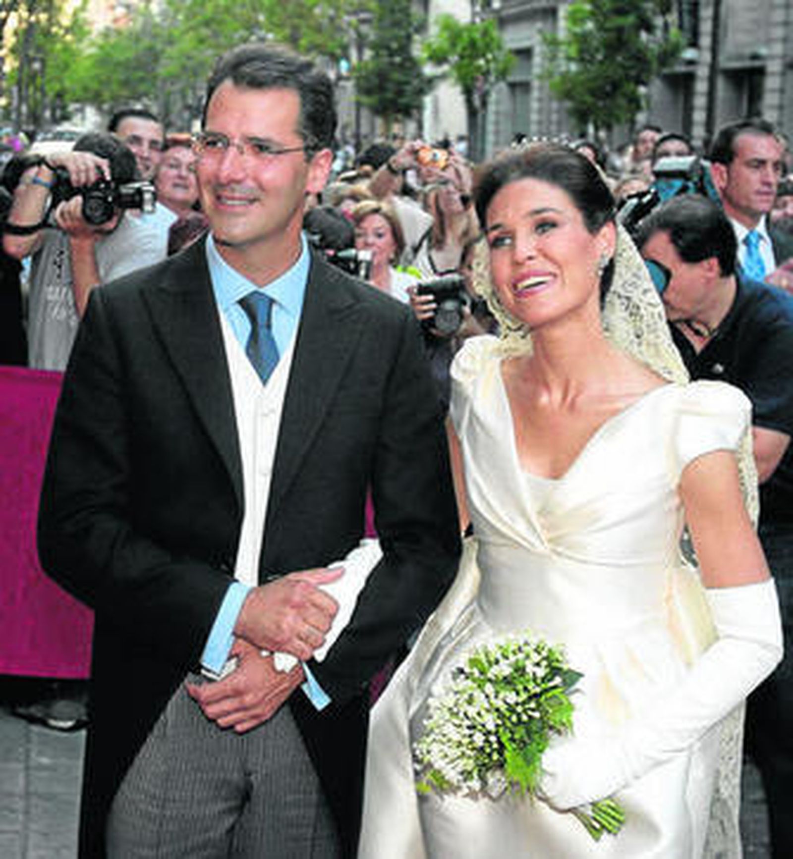 Los novios se dedicaron numerosos gestos de complicidad tras darse el sí, quiero