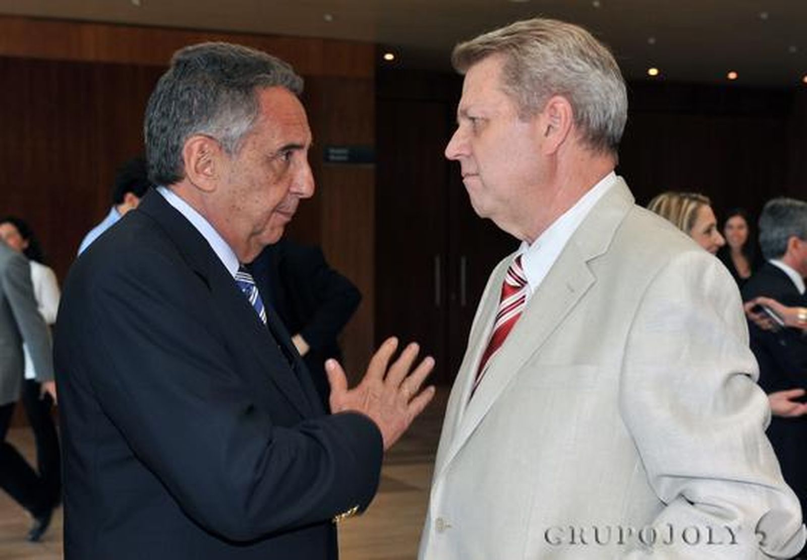 José Luis Manzanares, presidente de Ayesa, y el arquitecto Jaime Montaner.

Foto: Victoria Hidalgo / Juan Carlos Vazquez