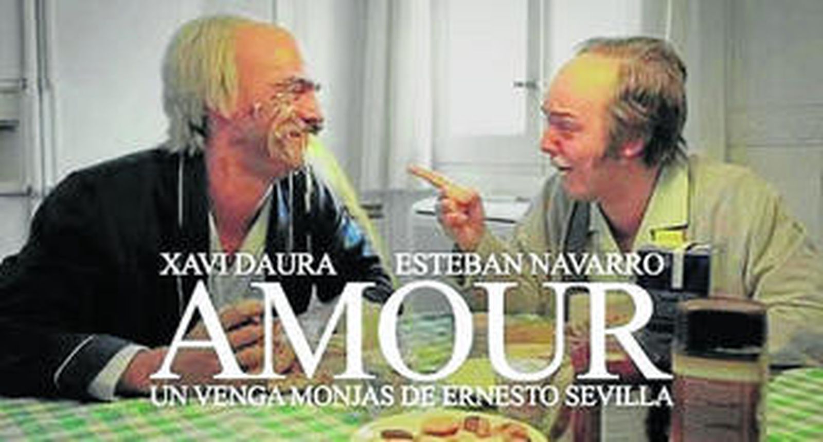 Asombro y perplejidad. Arriba, un instante de la peculiar versión de 'Amour' de Haneke. Sobre estas líneas, Miguel Noguera y el dúo catalán Venga Monjas (Esteban Navarro y Xavi Daura). Abajo, carátula del DVD.