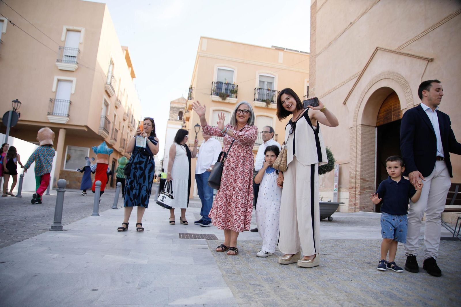 Desfile de Gigantes y Cabezudos de Vera, en imágenes