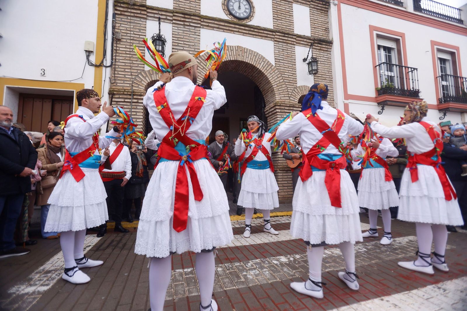 Las mejores imágenes de la Danza de los Locos y el Baile del Oso de Fuente Carreteros