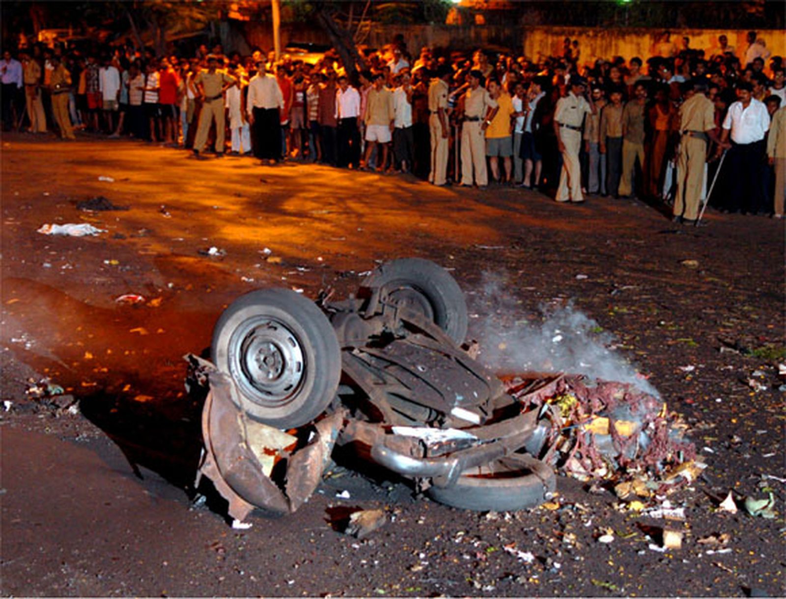 Al menos 100 muertos en la serie de atentados terroristas en Bombay