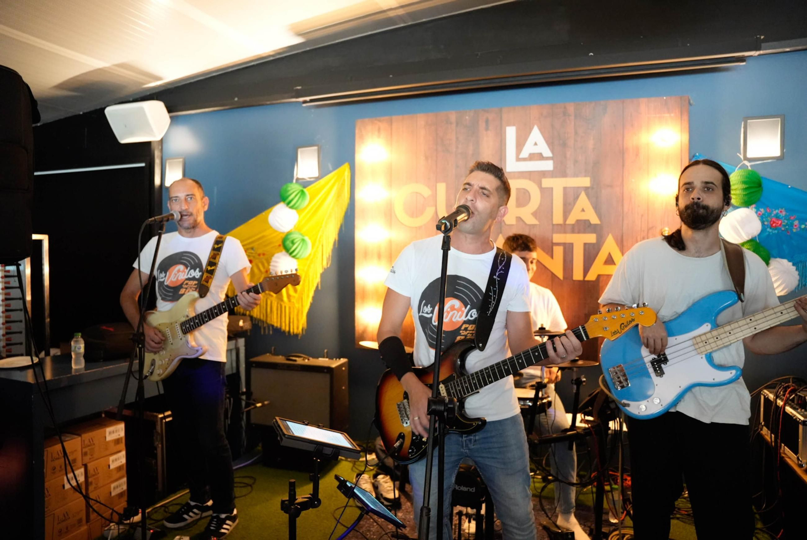 Los almerienses disfrutan del lunes en la Feria del Mediodía