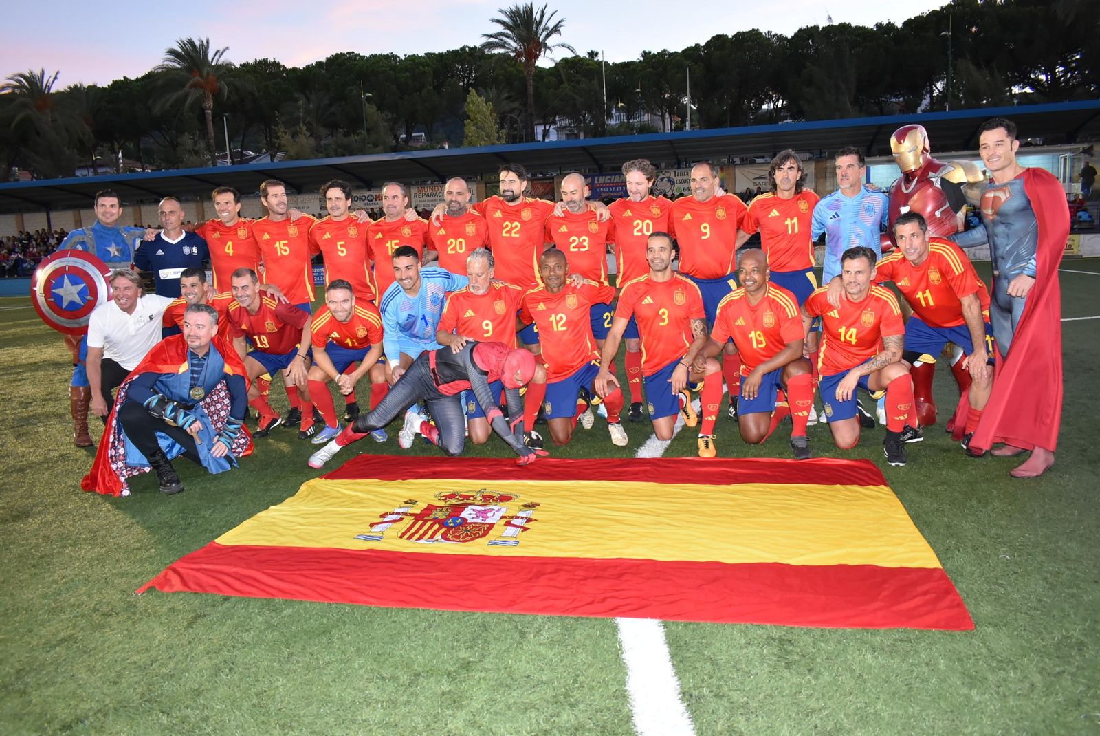 Las Leyendas de la selección española jugaron en Alhaurín de la Torre