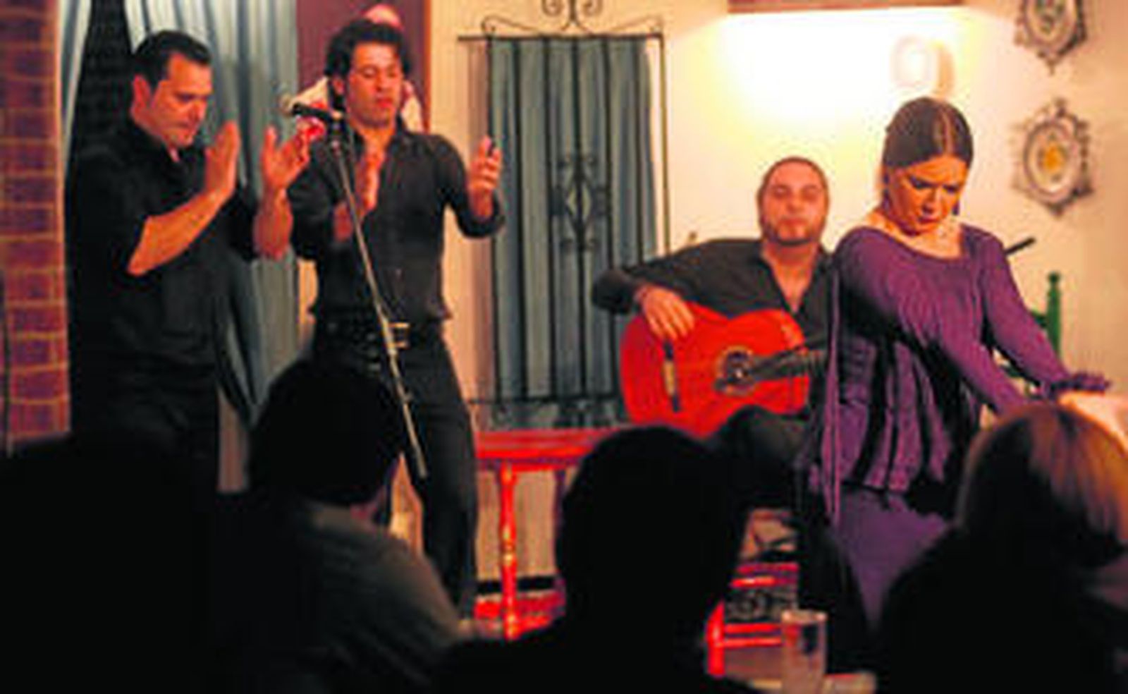 Imagen de la actuación anoche en la peña Cante Grande.