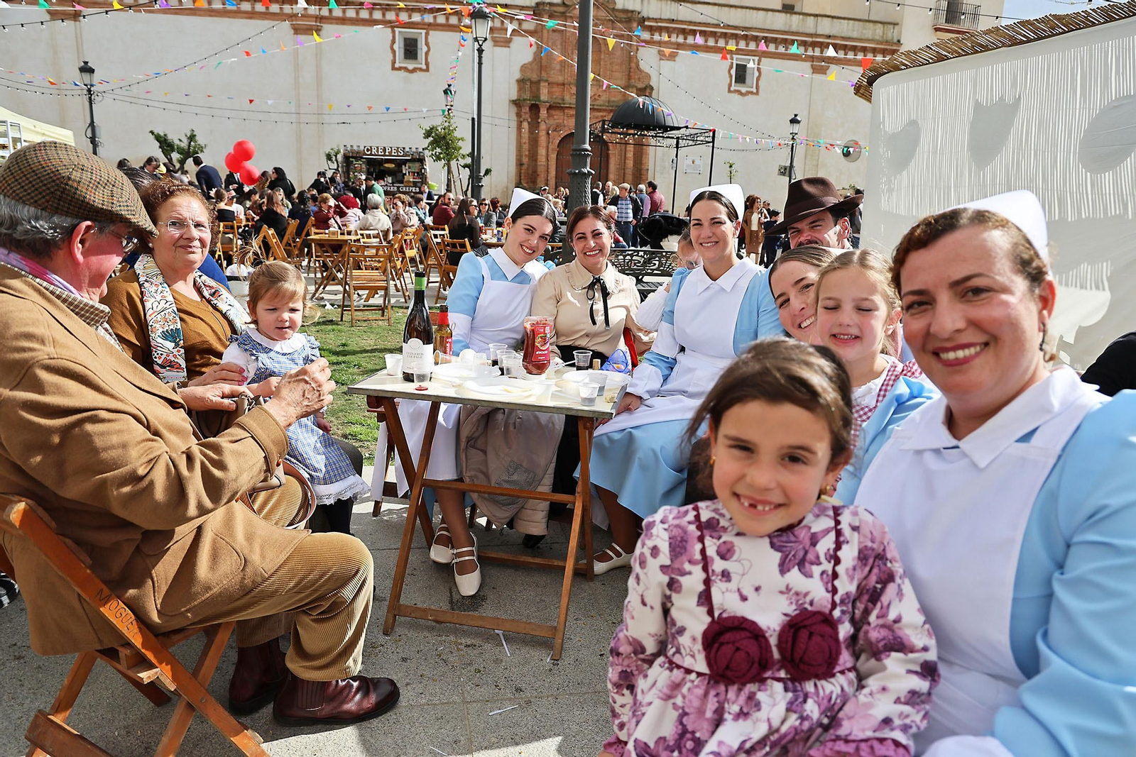Imágenes del ambiente en la Feria de Época 1900 de Moguer