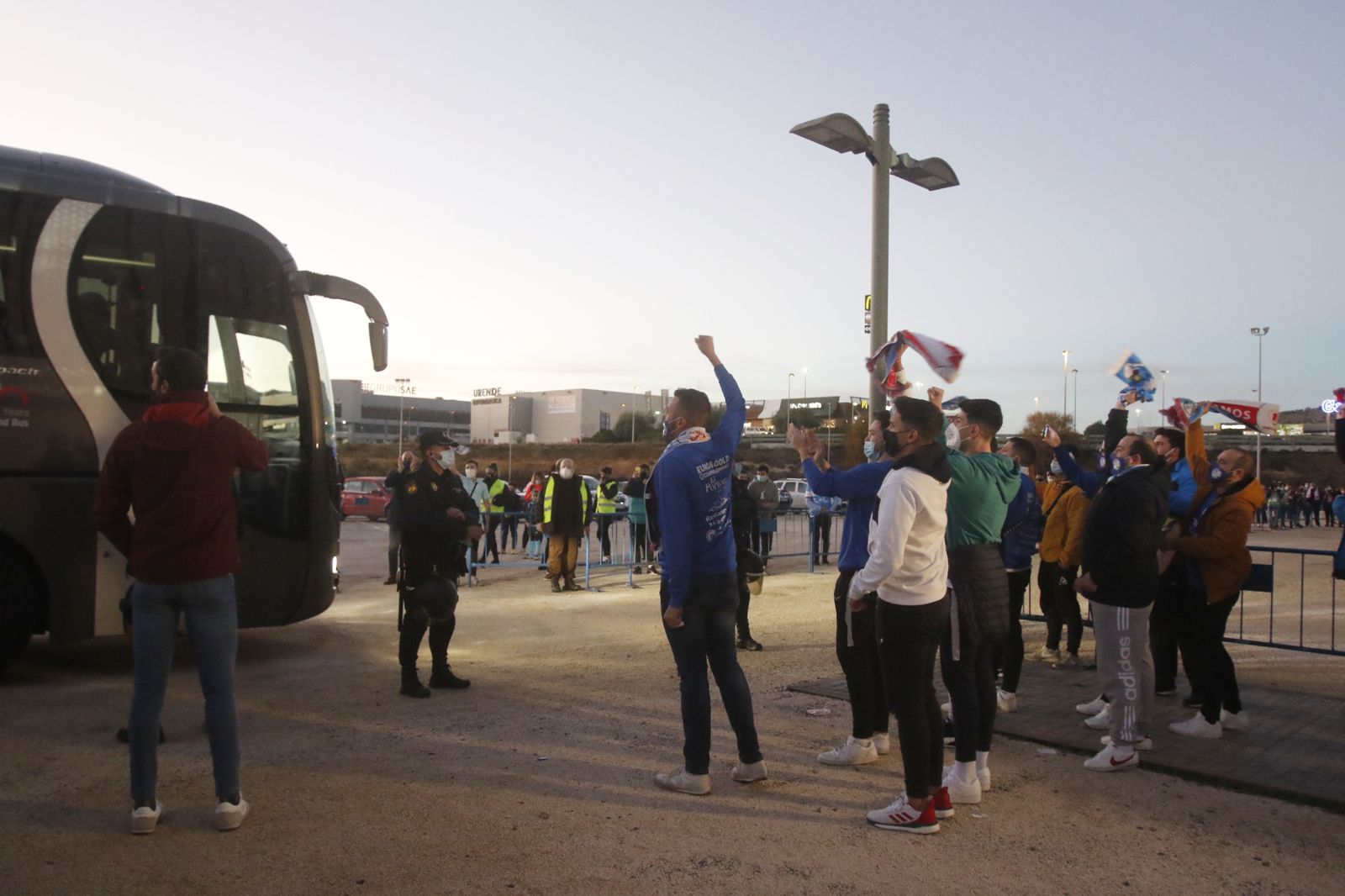 Las imágenes de la histórica visita del Sevilla FC al Ciudad de Lucena