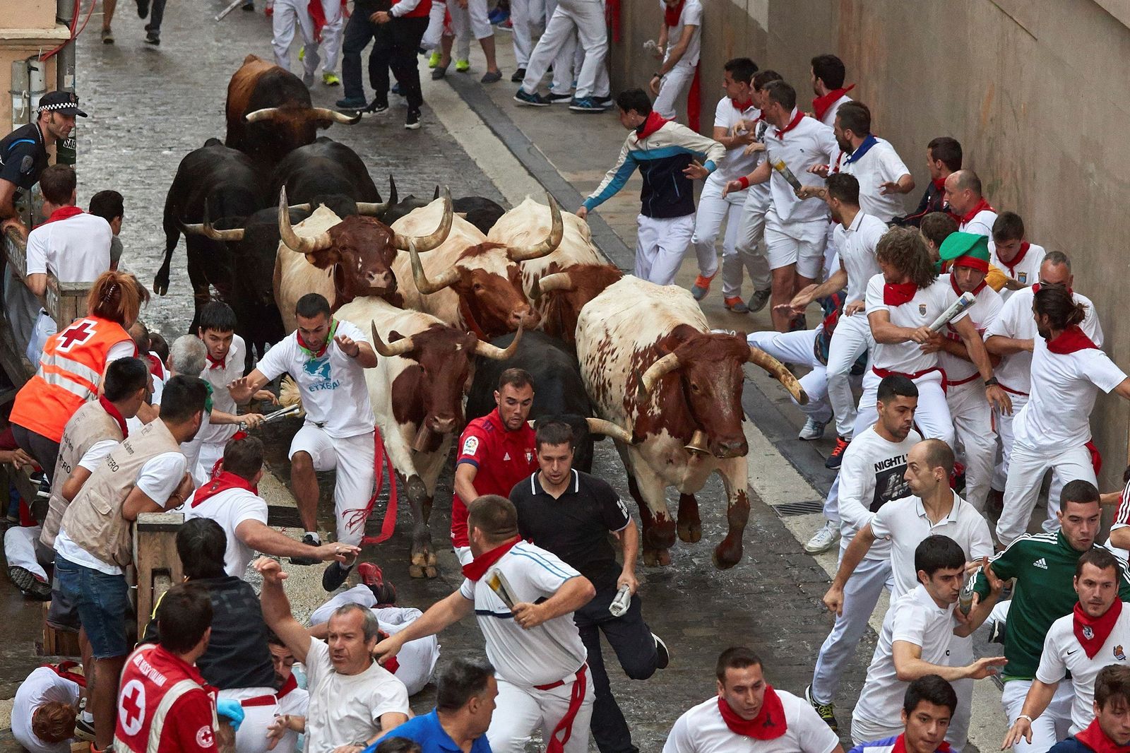 El sexto encierro de los Sanfermines, en imágenes