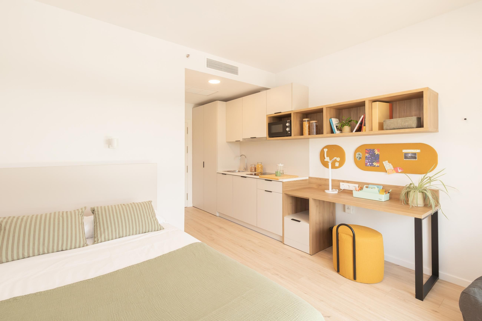 Una habitación de la residencia de Merkel en Sabadell Una habitación de la residencia de Merkel en Sabadell
