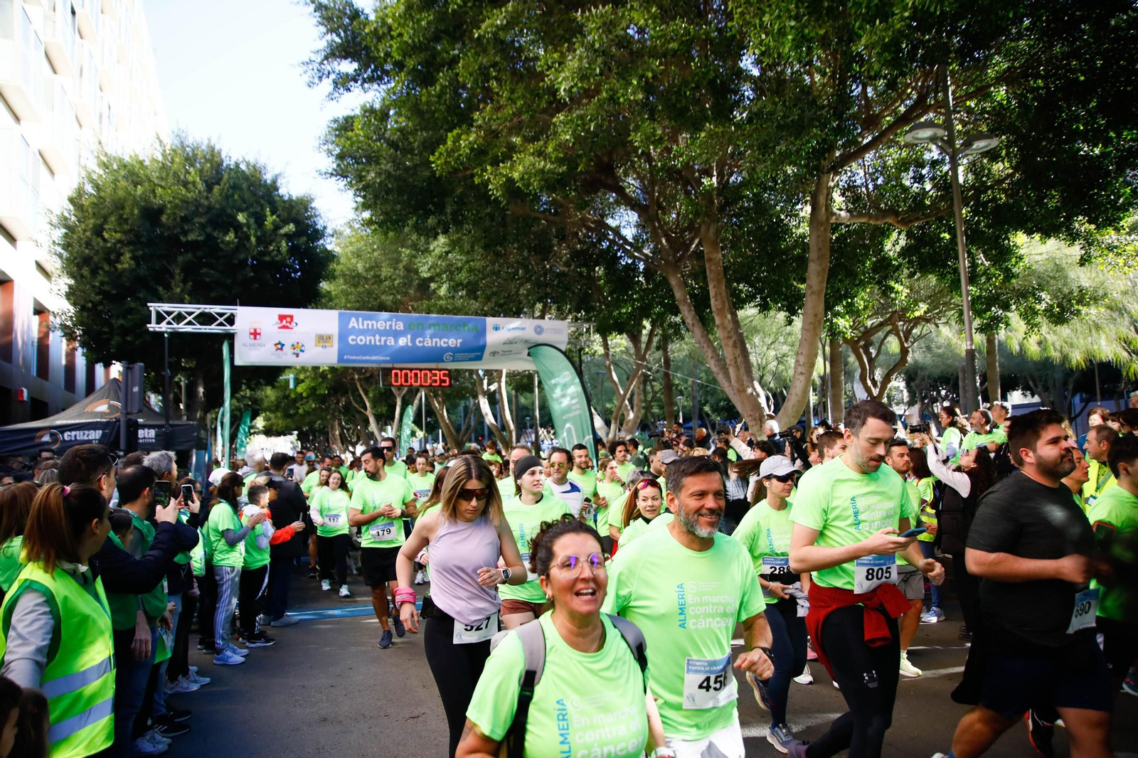 Imágenes de la Carrera contra el Cáncer de Almería