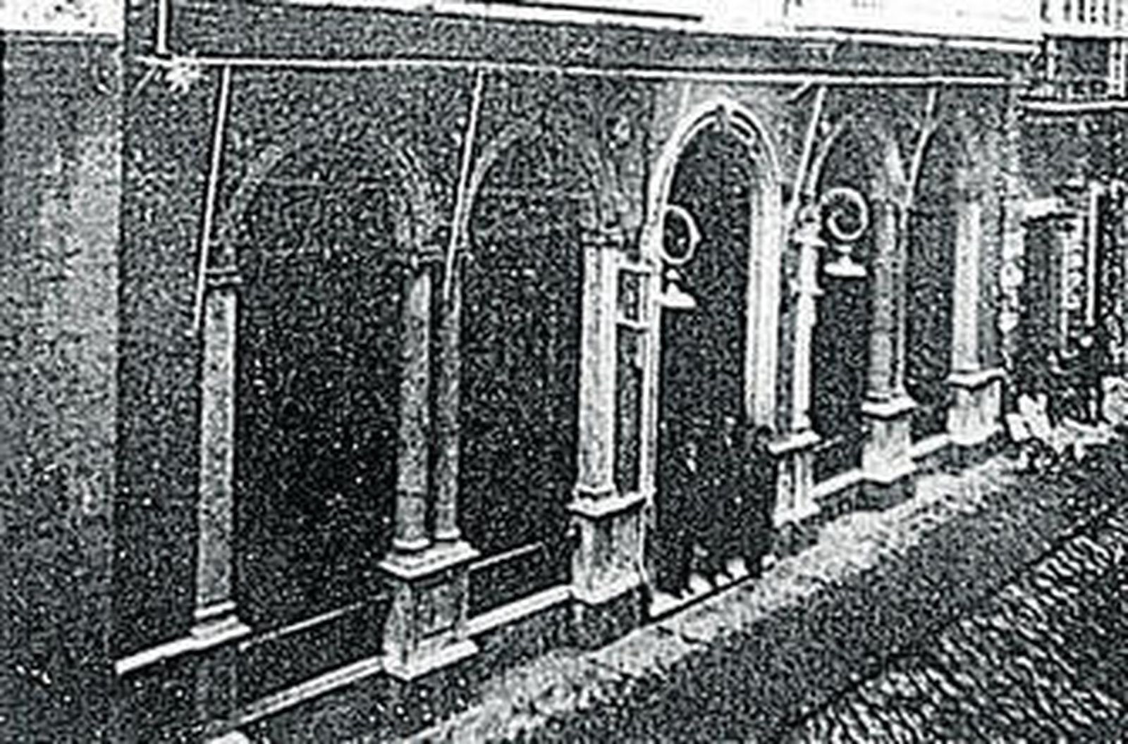 Baile en el Círculo Mercantil e Industrial de la calle Ancha