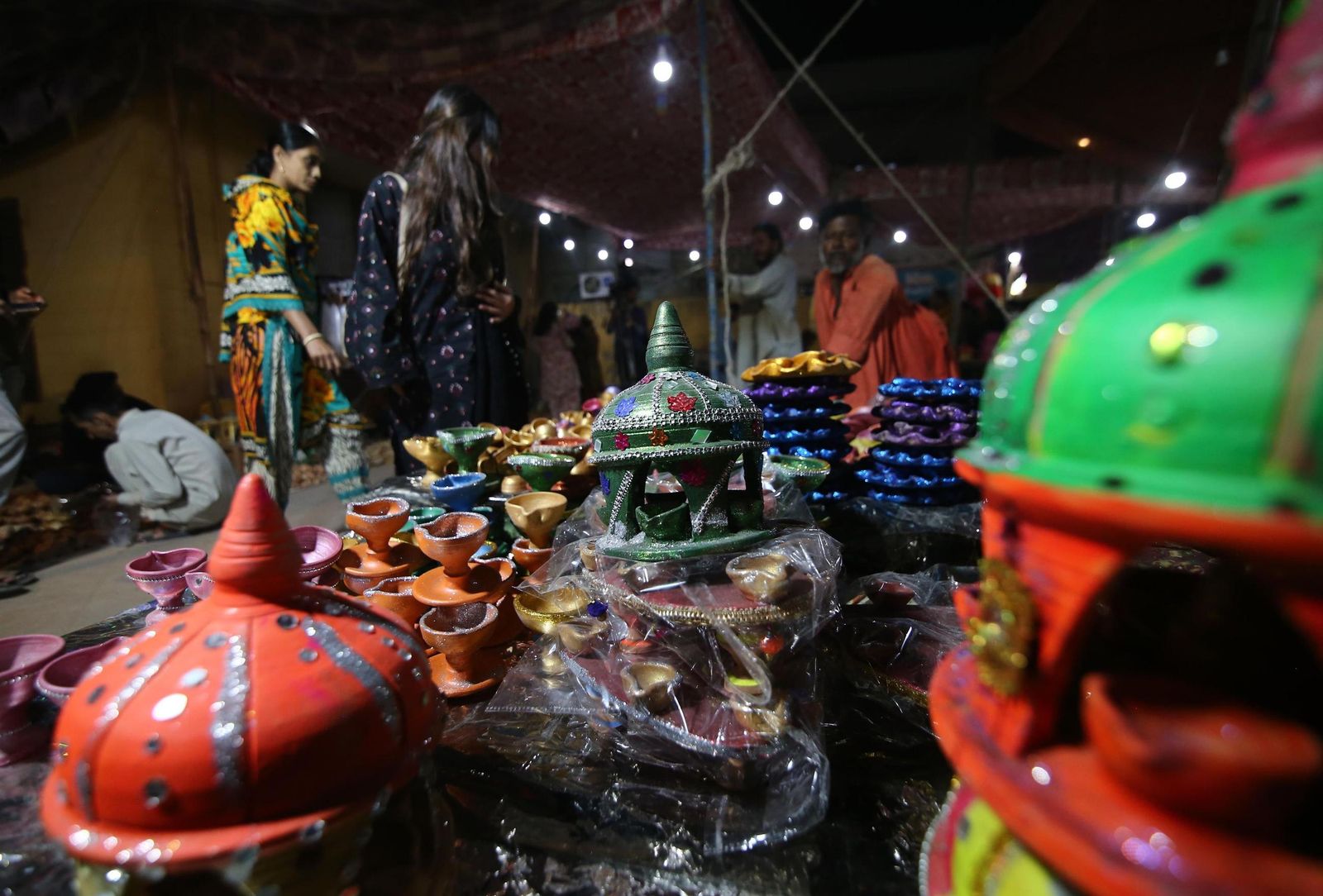 Las preciosas imágenes de la celebración del Diwali en India: un festival de luz y color