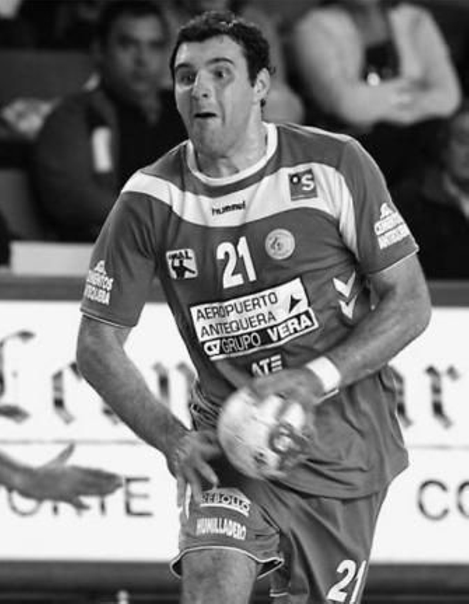 Obradovic lleva el balón en un momento del partido.