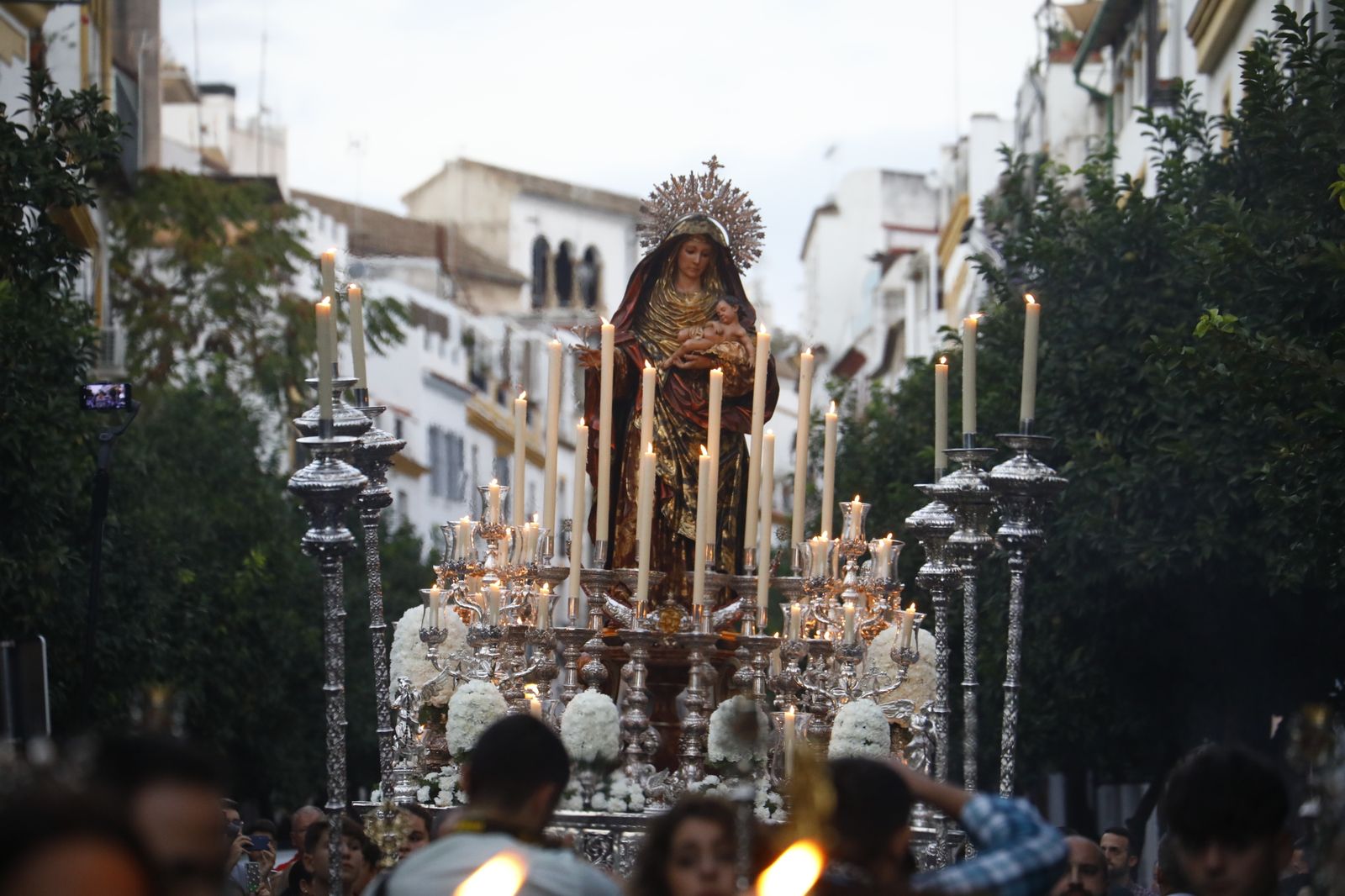 La procesión de la Virgen del Amparo de Córdoba, en fotografías