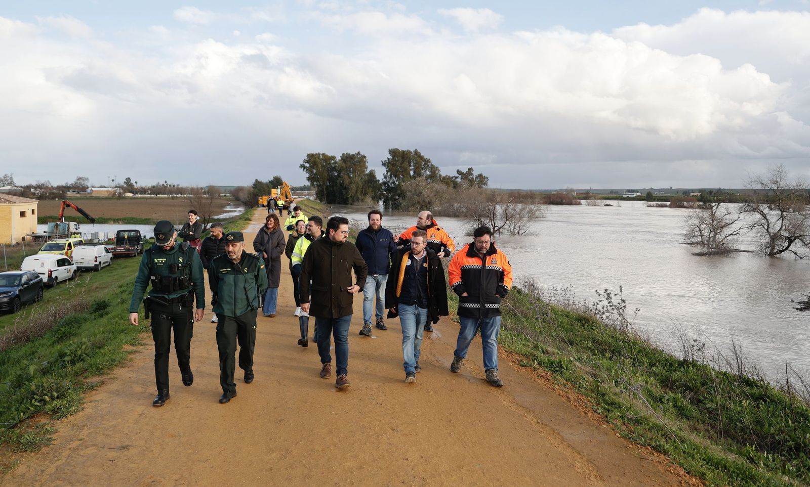 Las fotos de la crecida del río Guadalquivir en Lora del Río por la borrasca Leonardo