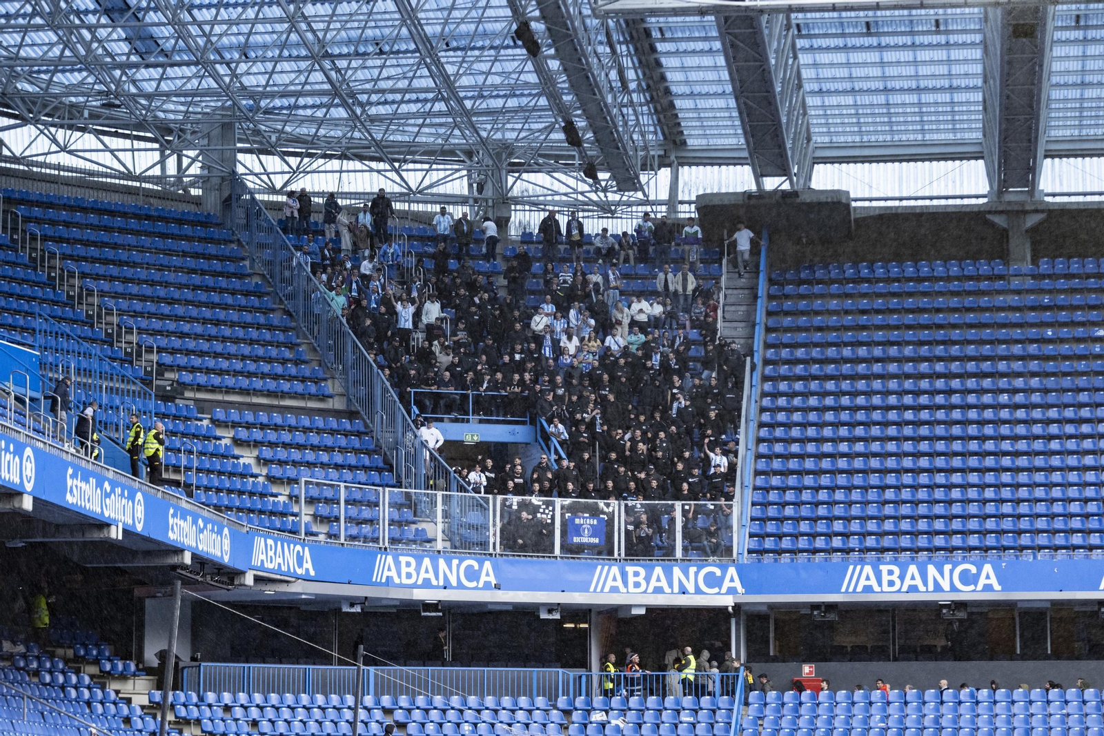 Aficionados del Málaga en La Coruña.