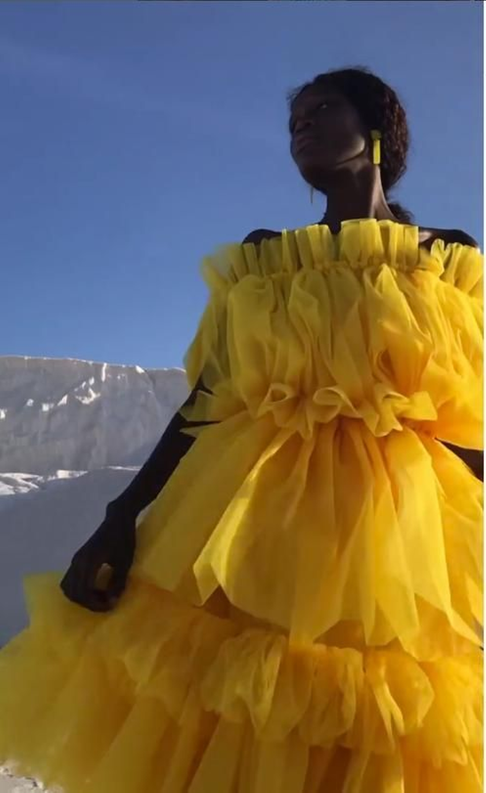 Captura de un video durante la sesión de Pepa Bravo en las Salinas de Sanlúcar.