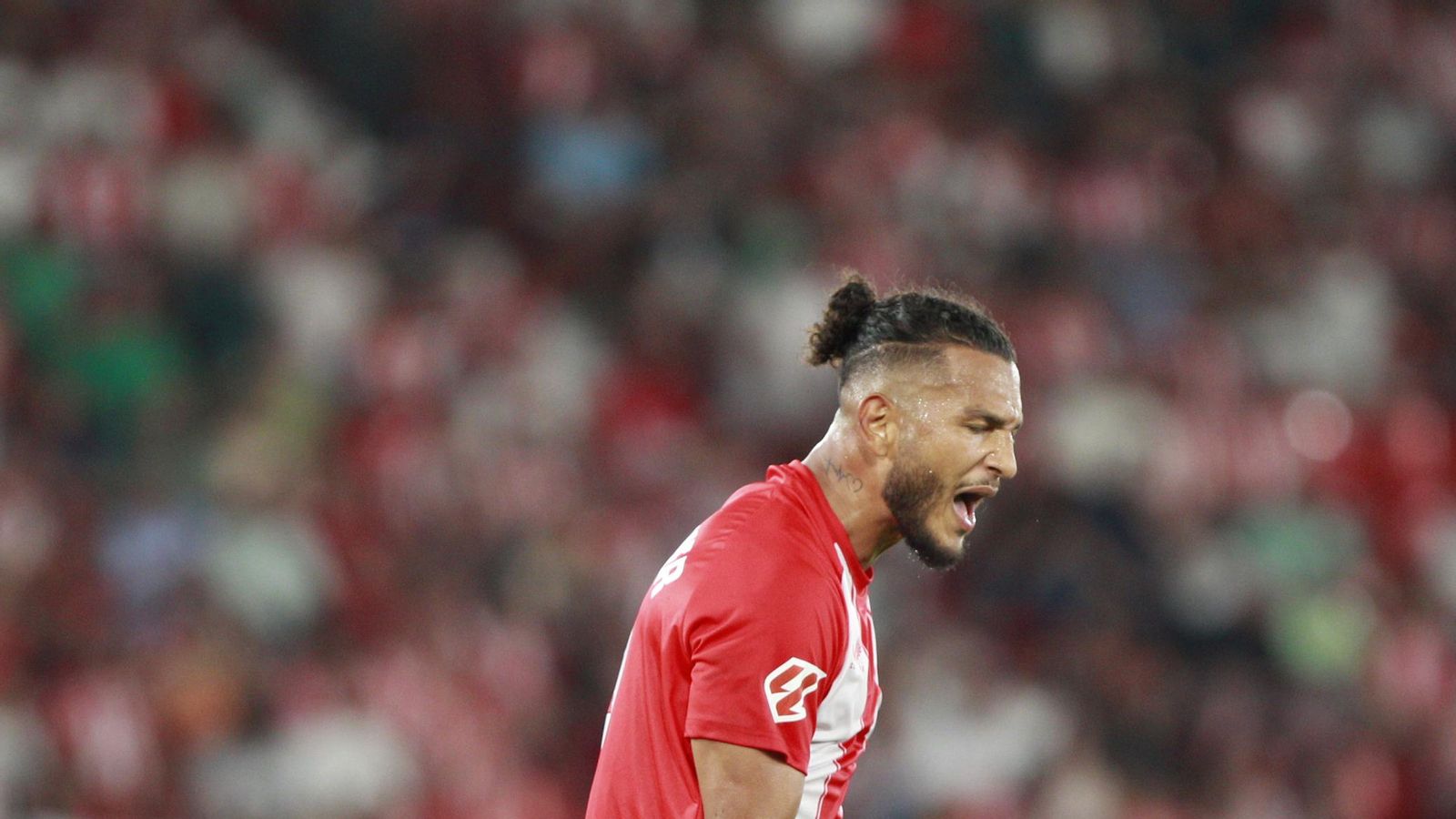 Luis Suárez, tras fallar una ocasión frente al Sporting. 